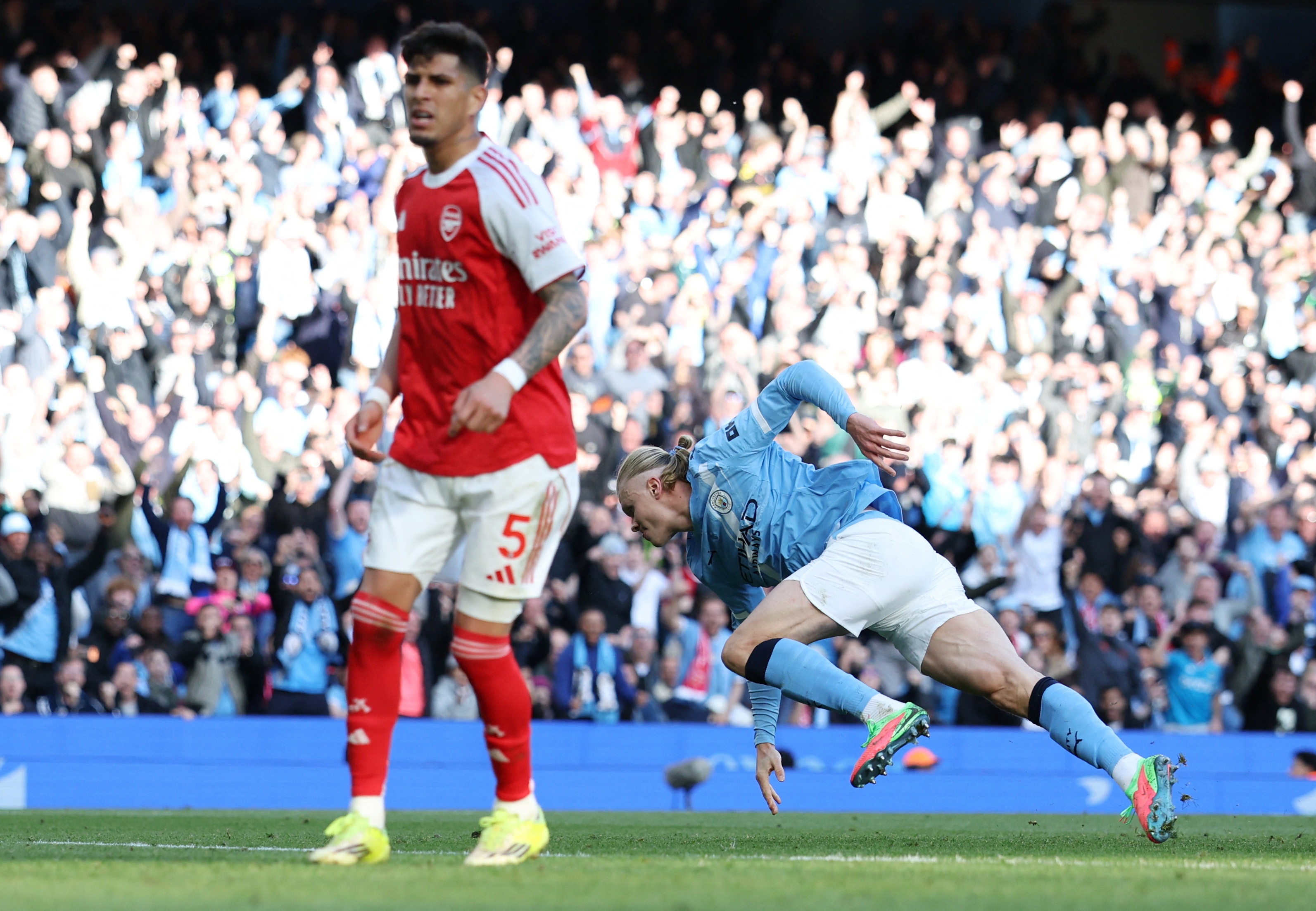 Manchester City tu gianh lai co hoi cho chinh ho tai Premier League hinh anh
