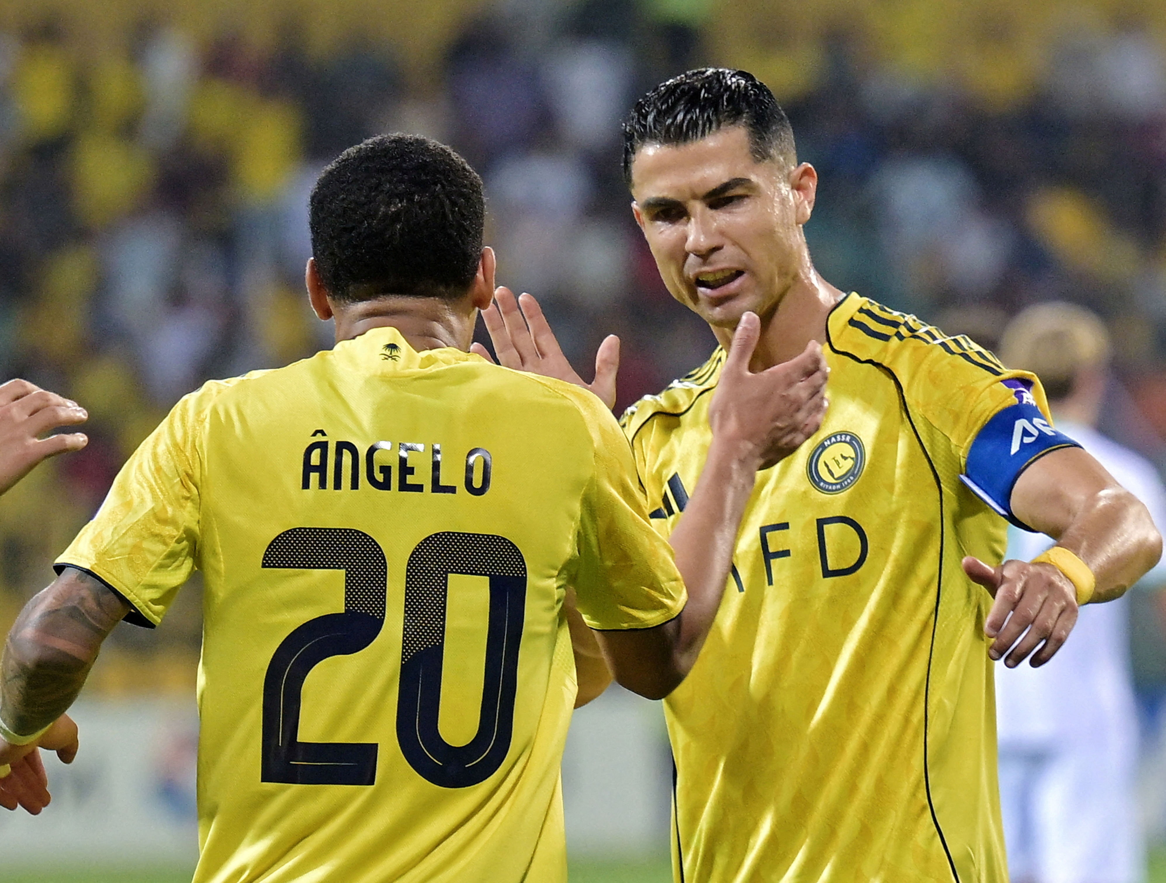 Khoanh khac choi bong nhu mot trung ve cua Cristiano hinh anh