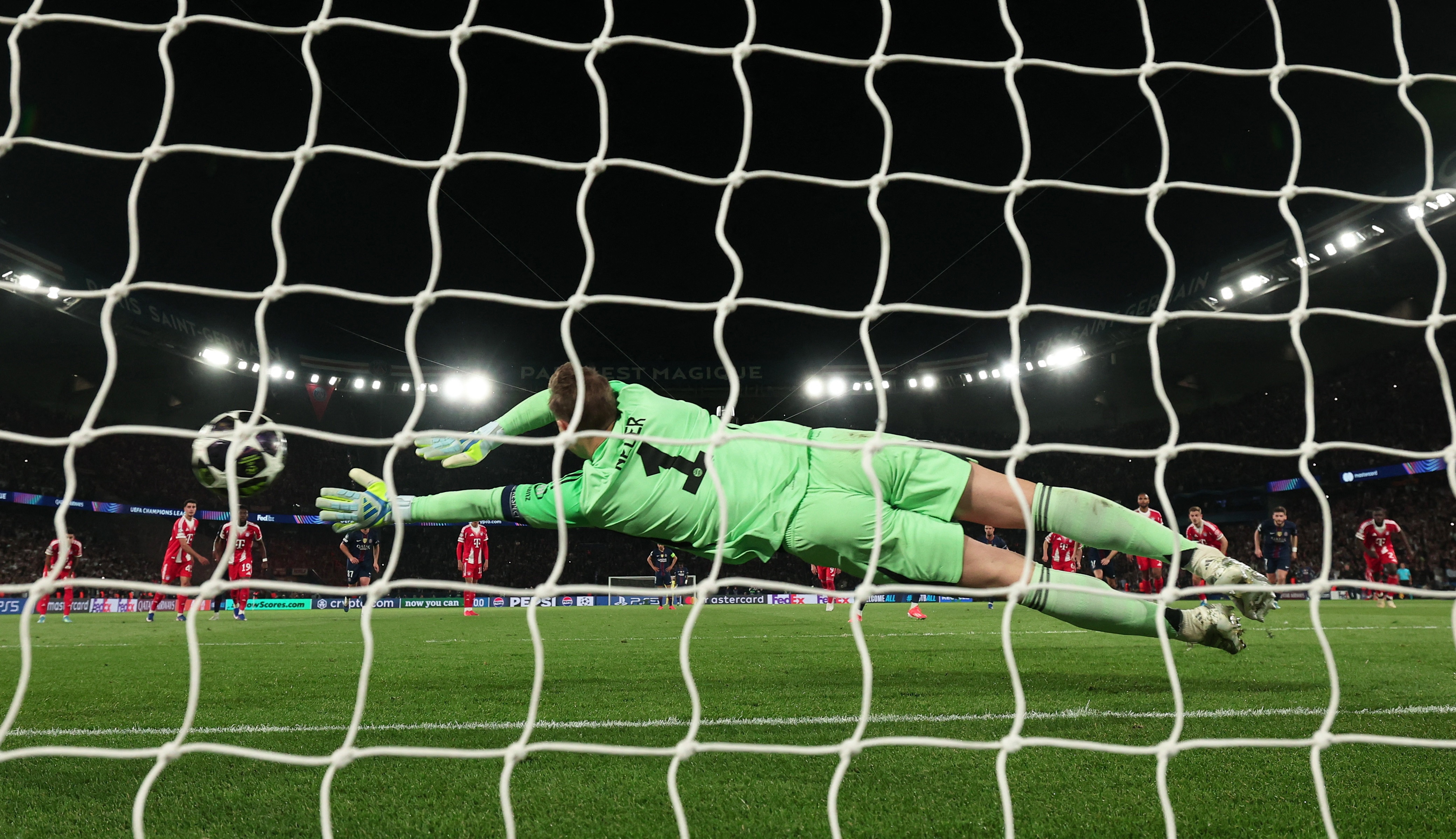 Henry chi thang buoc ngoat dan den chien thang cua PSG hinh anh