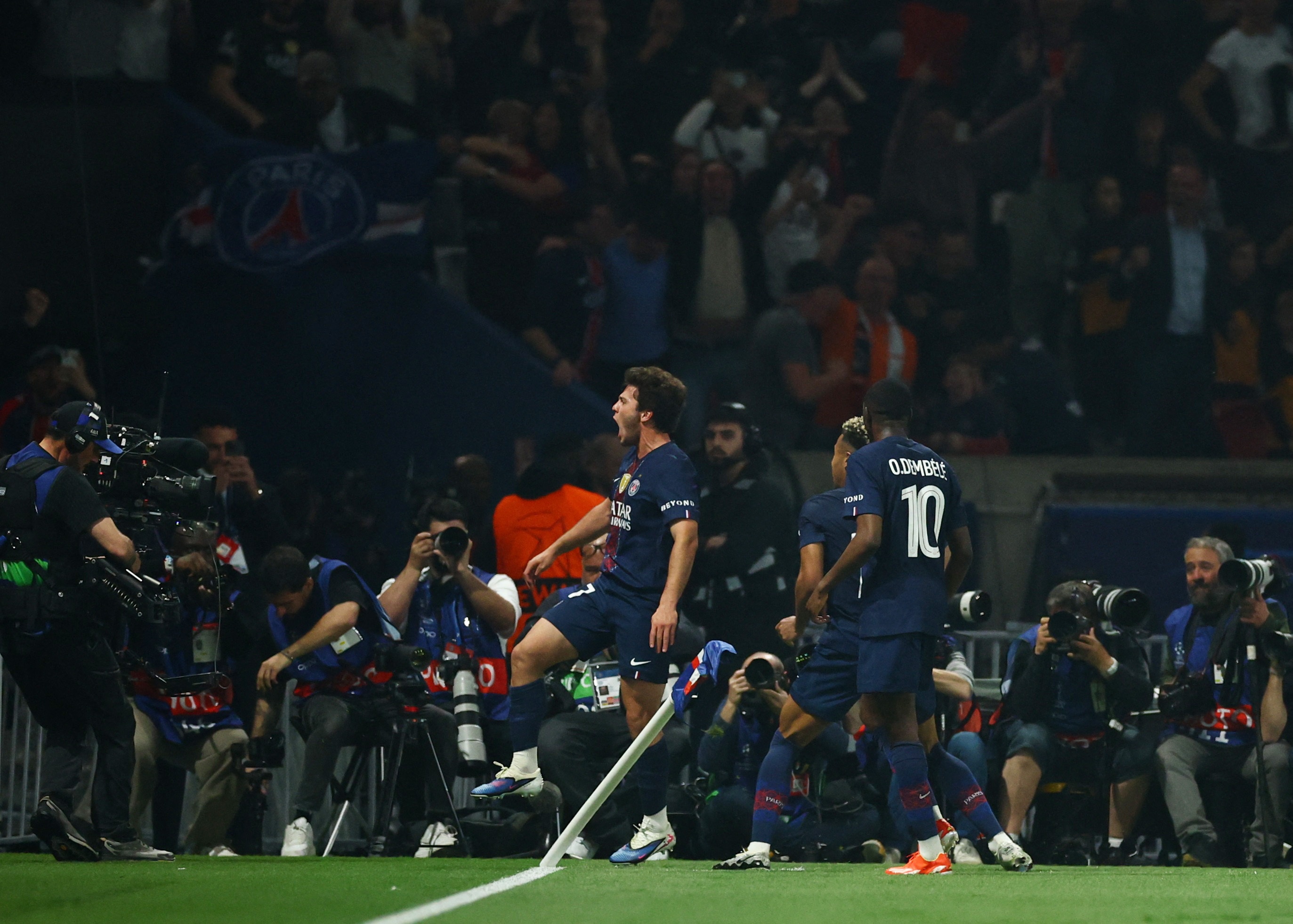 Tran cau dien ro nhat Champions League da duoc tao nen nhu the nao hinh anh