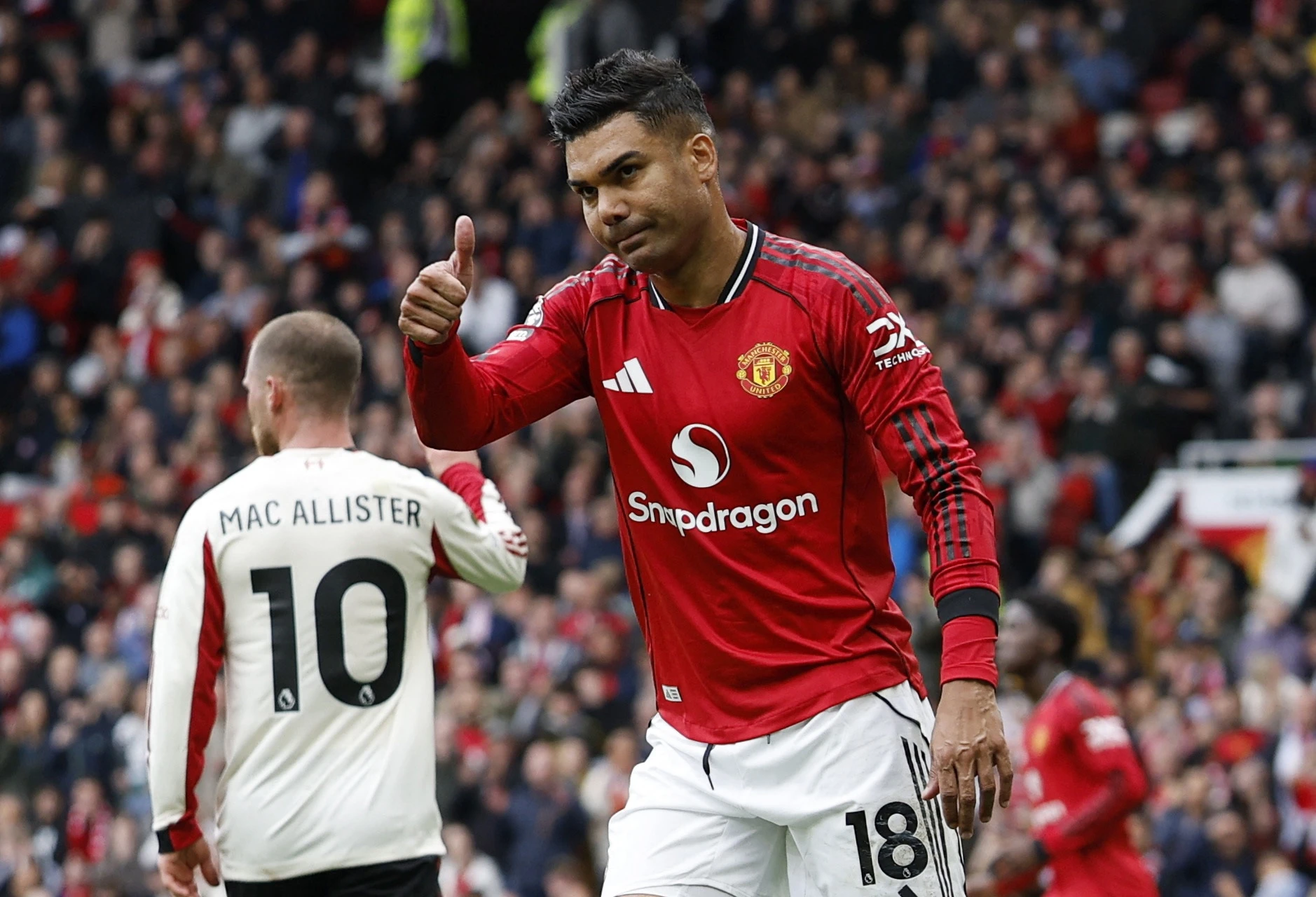 Tinh cam cua fan Manchester United danh cho Casemiro hinh anh