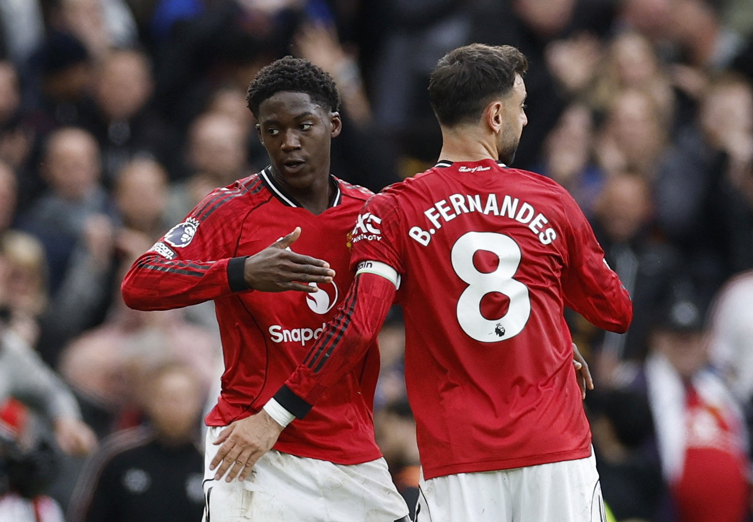 Manchester United an mung cho tam ve du Champions League hinh anh