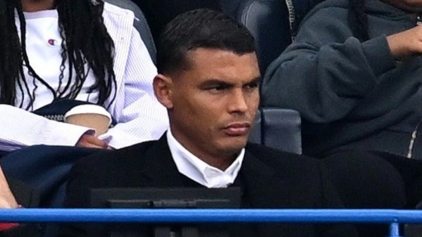 Bieu cam cua Thiago Silva khi chung kien Chelsea tham bai hinh anh