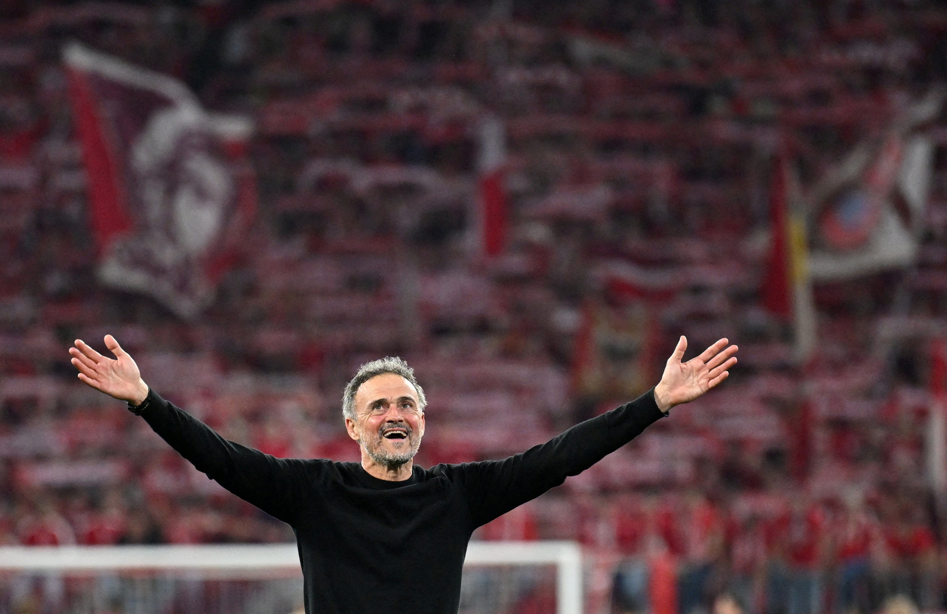 Luis Enrique tu tin cho viec bao ve ngoi vuong Champions League hinh anh