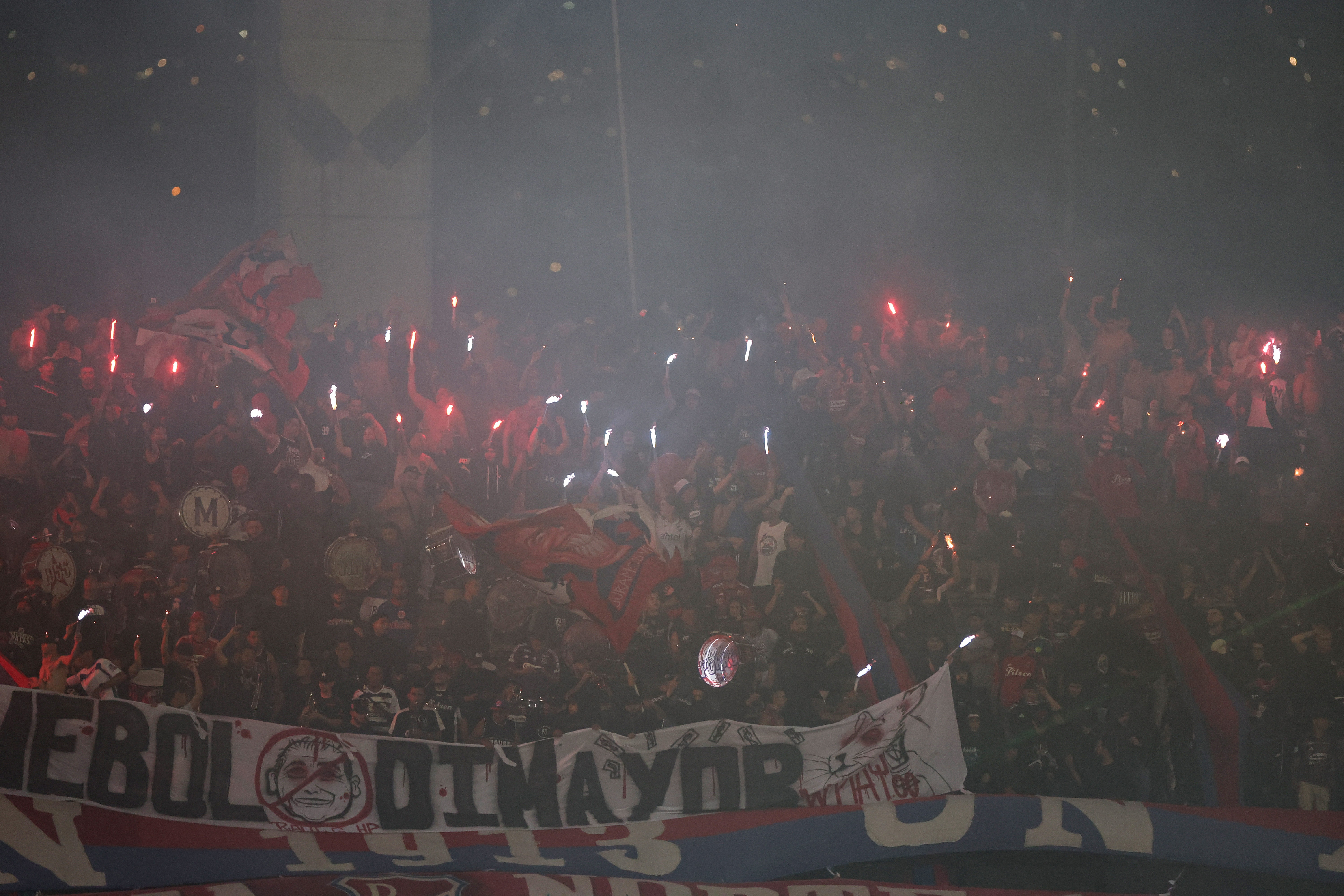 Bao loan tai Copa Libertadores hinh anh