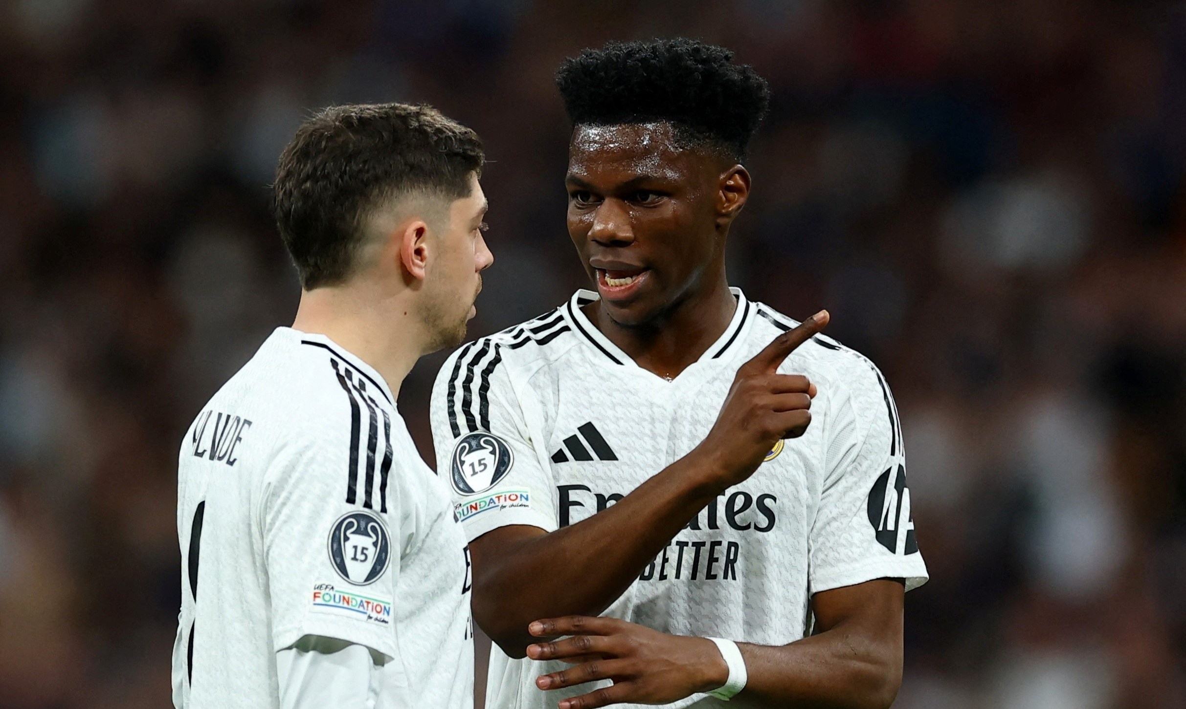 Ben do cua Valverde va Tchouameni neu roi Real Madrid hinh anh