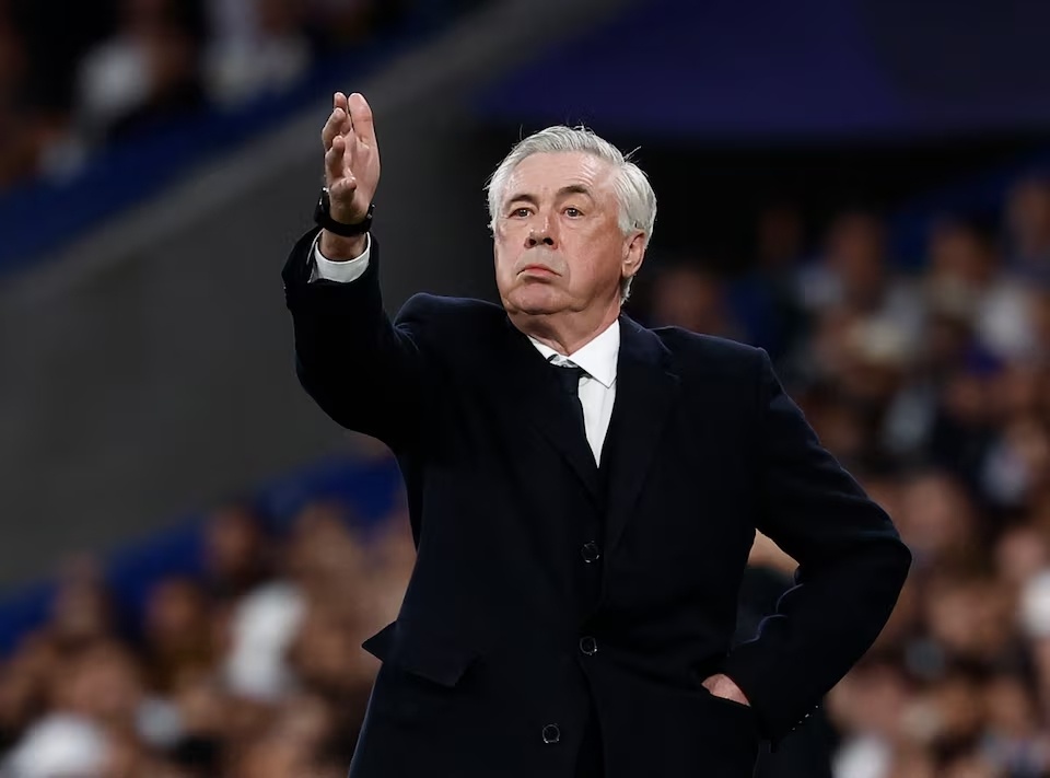 Ancelotti bao ve Neymar giua tam bao chi trich hinh anh
