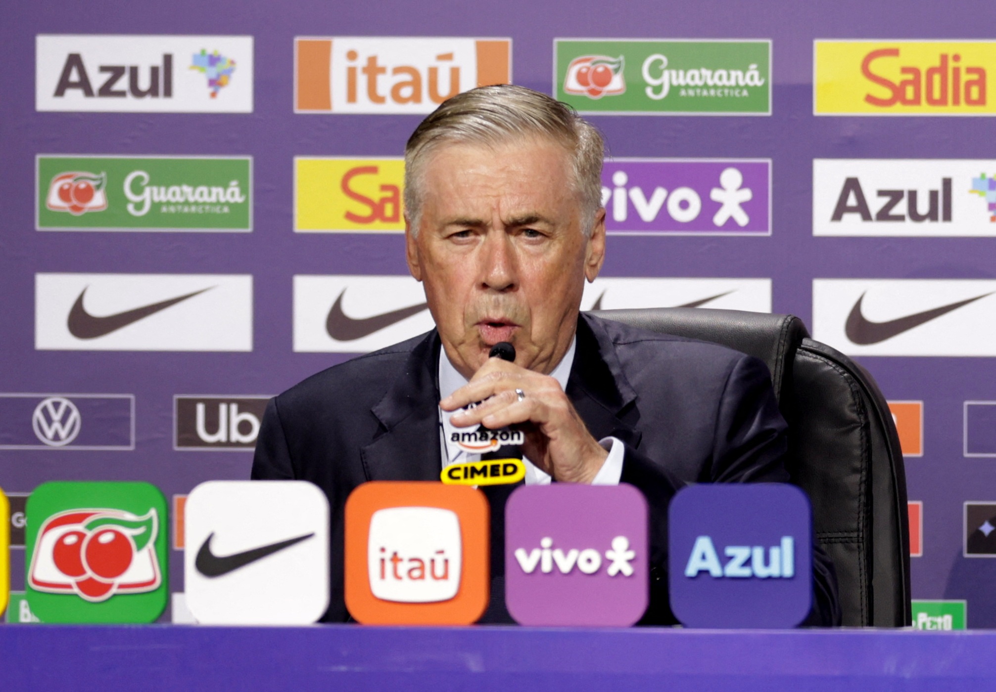Ancelotti bat mi chuyen hai huoc khi chon quan cho Brazil hinh anh