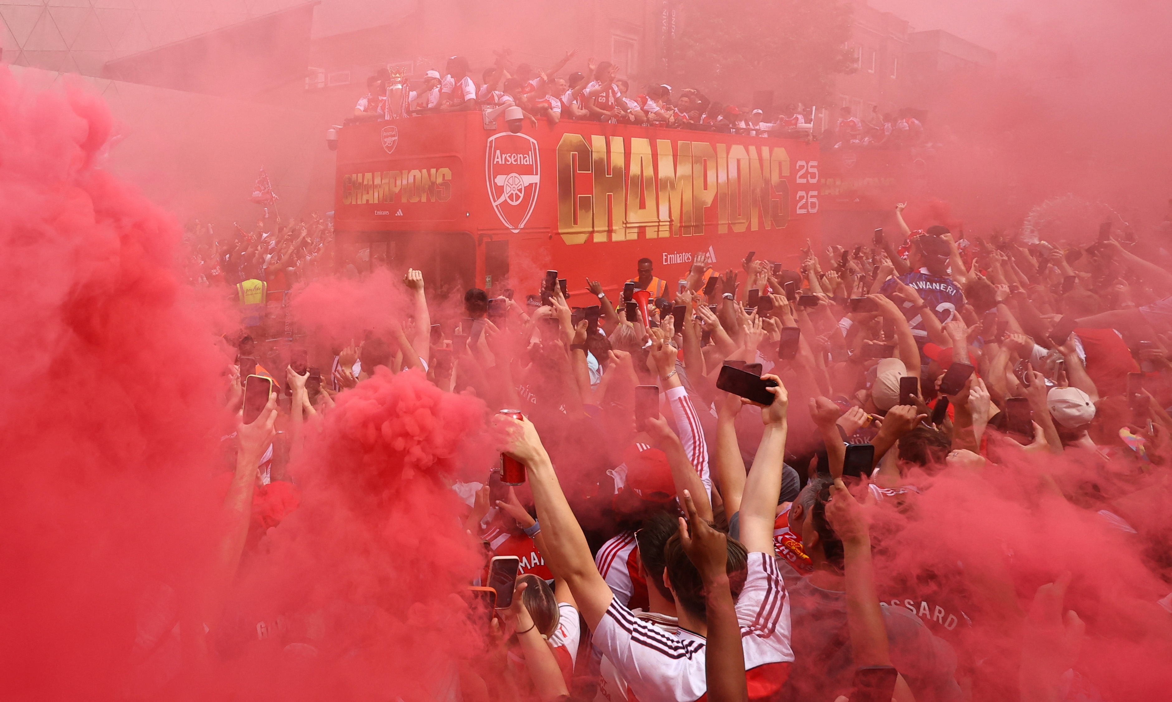 Buoi dieu hanh chua tung co cua CDV Arsenal hinh anh