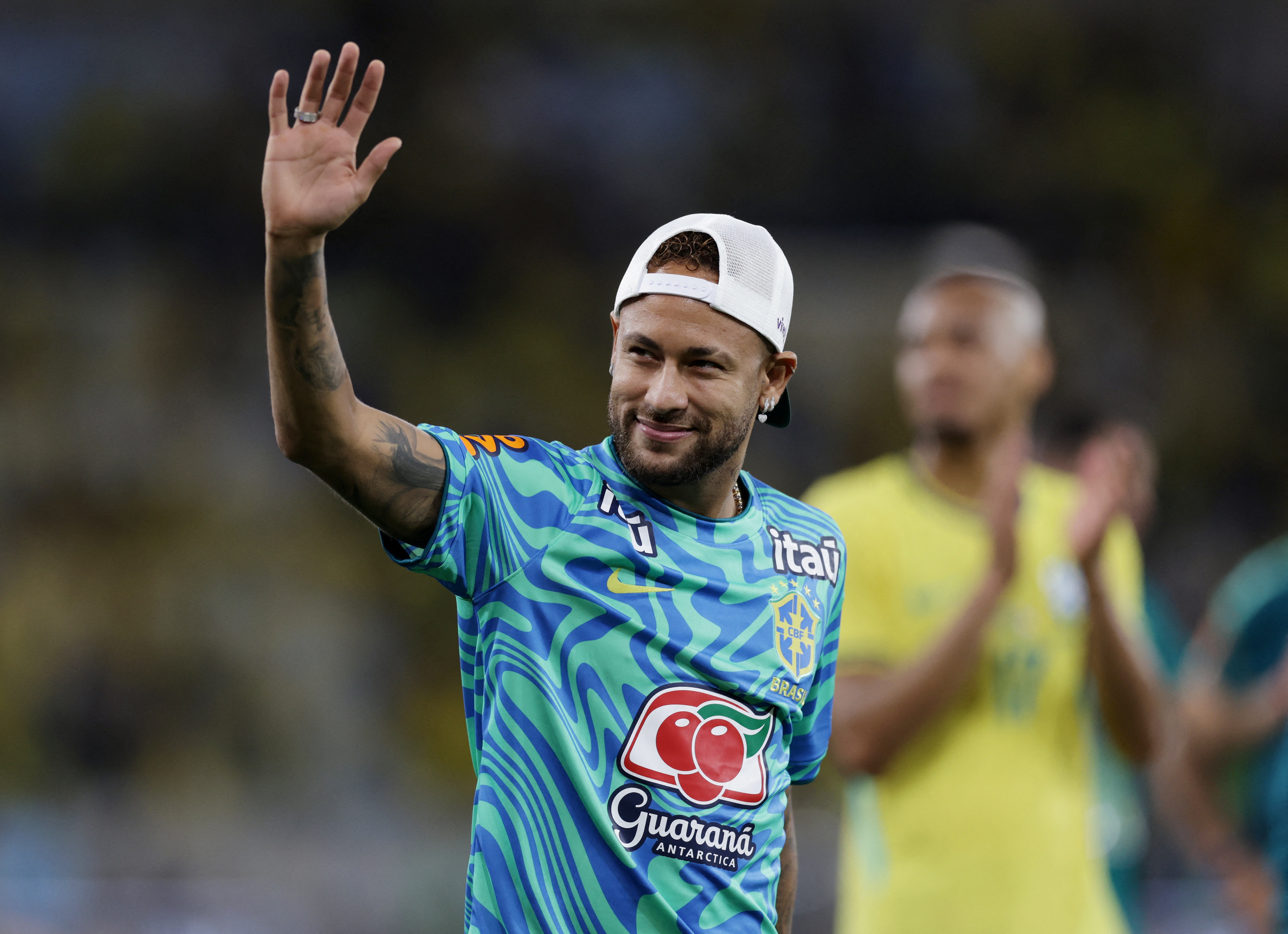 Suc hap dan mang ten Neymar hinh anh