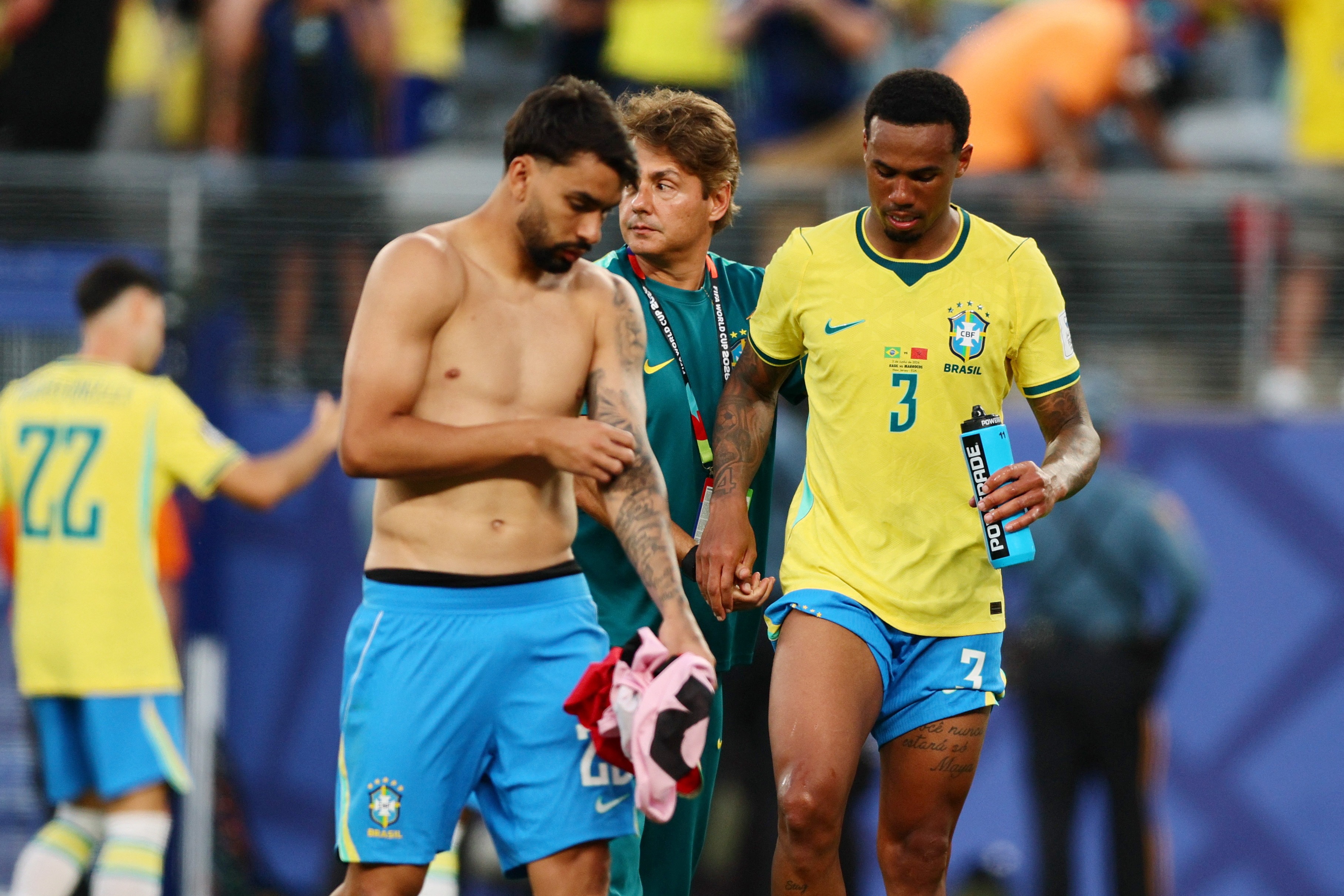 Nguoi ham mo noi gi khi Brazil de Morocco cam hoa hinh anh
