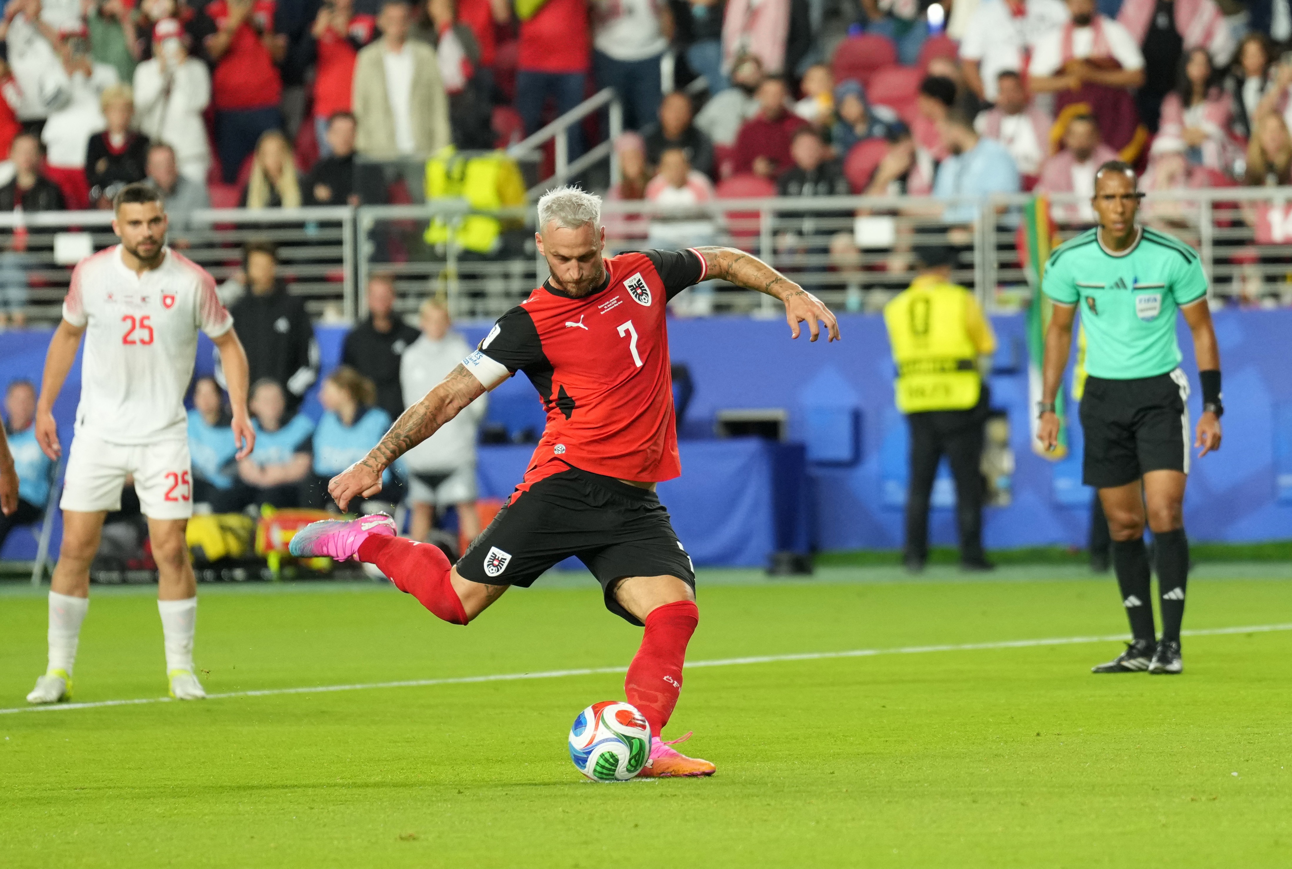 Video Marko Arnautovic an dinh chien thang cho Ao hinh anh