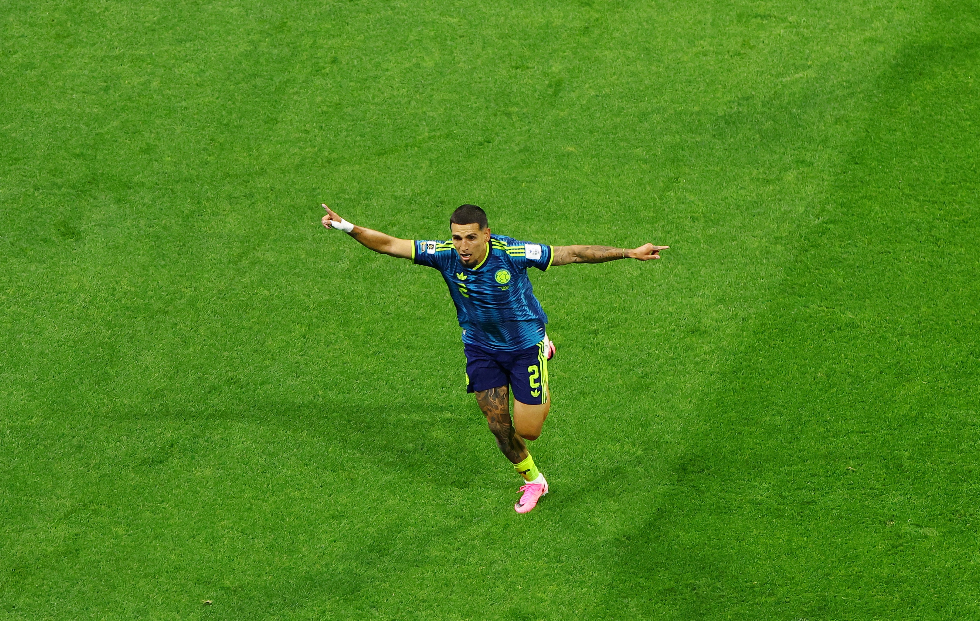 Video Colombia mo ty so truoc Uzbekistan hinh anh