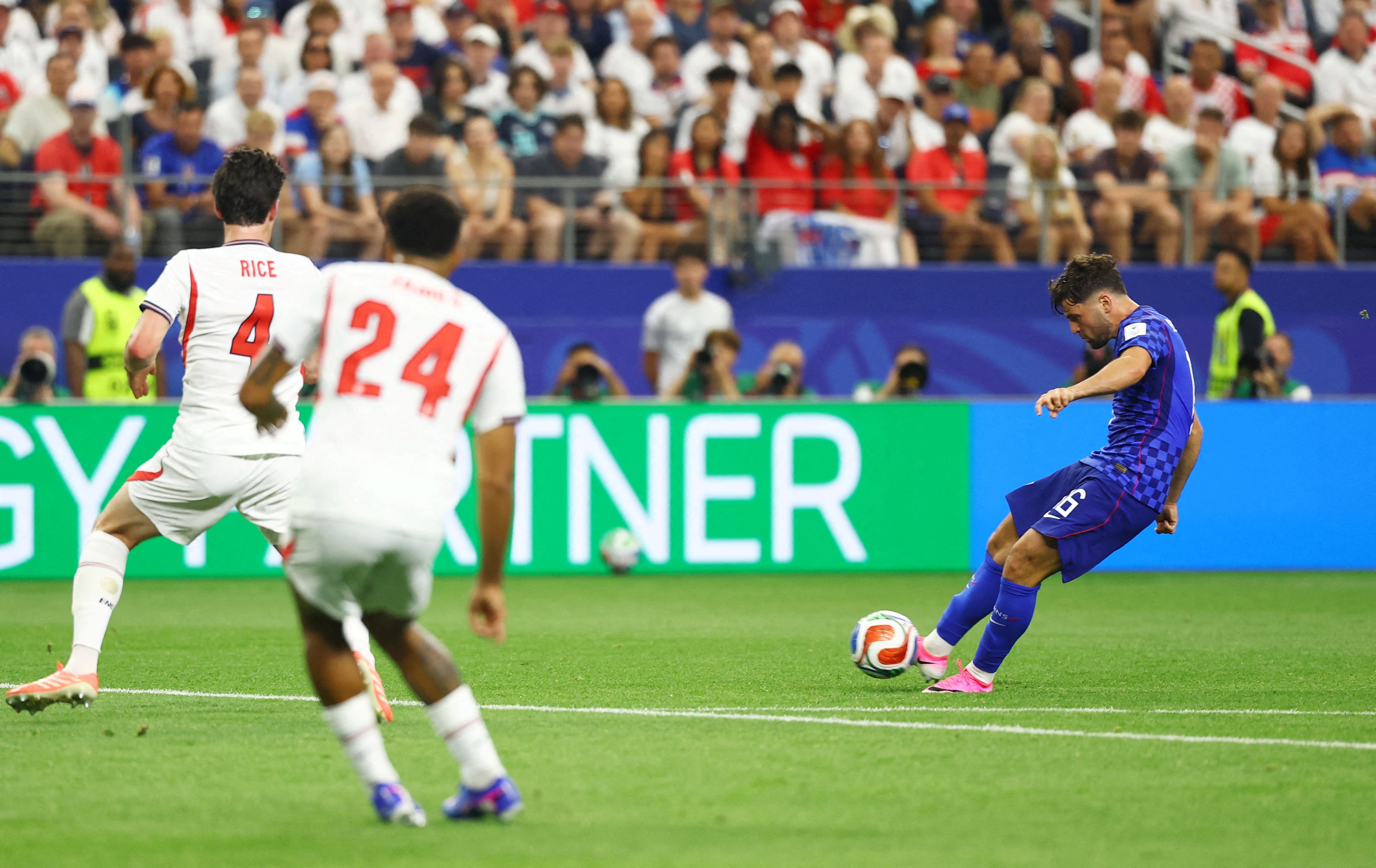 Video Croatia can bang ty so 1-1 truoc Anh hinh anh