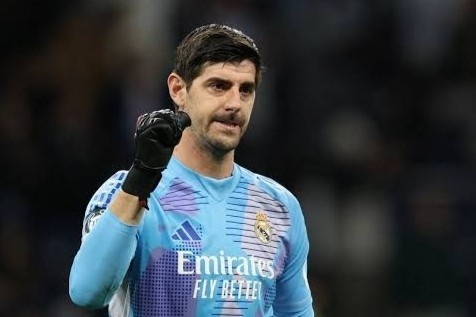 Courtois up mo tuong lai tai Real Madrid hinh anh