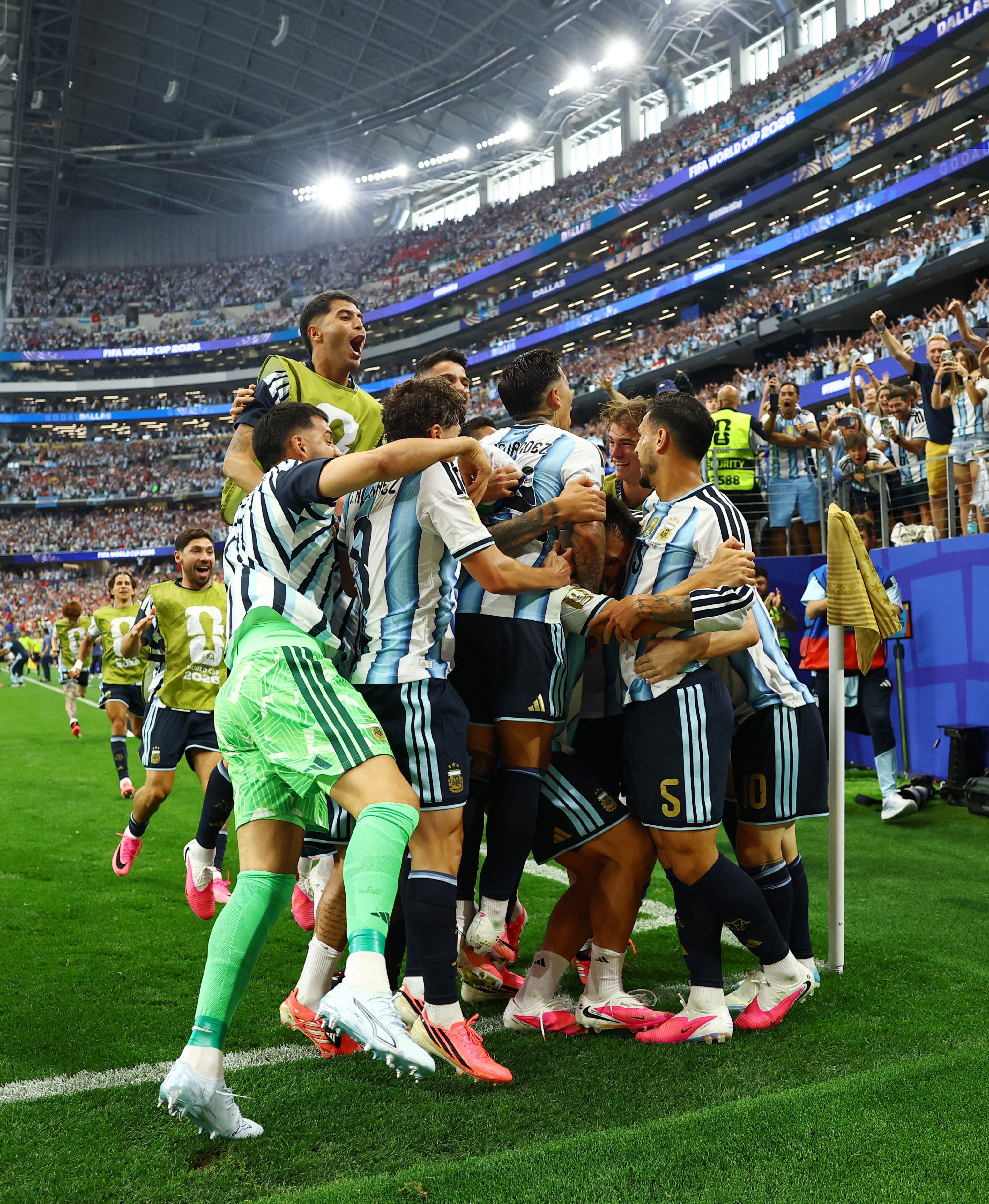 Messi,  World Cup anh 10