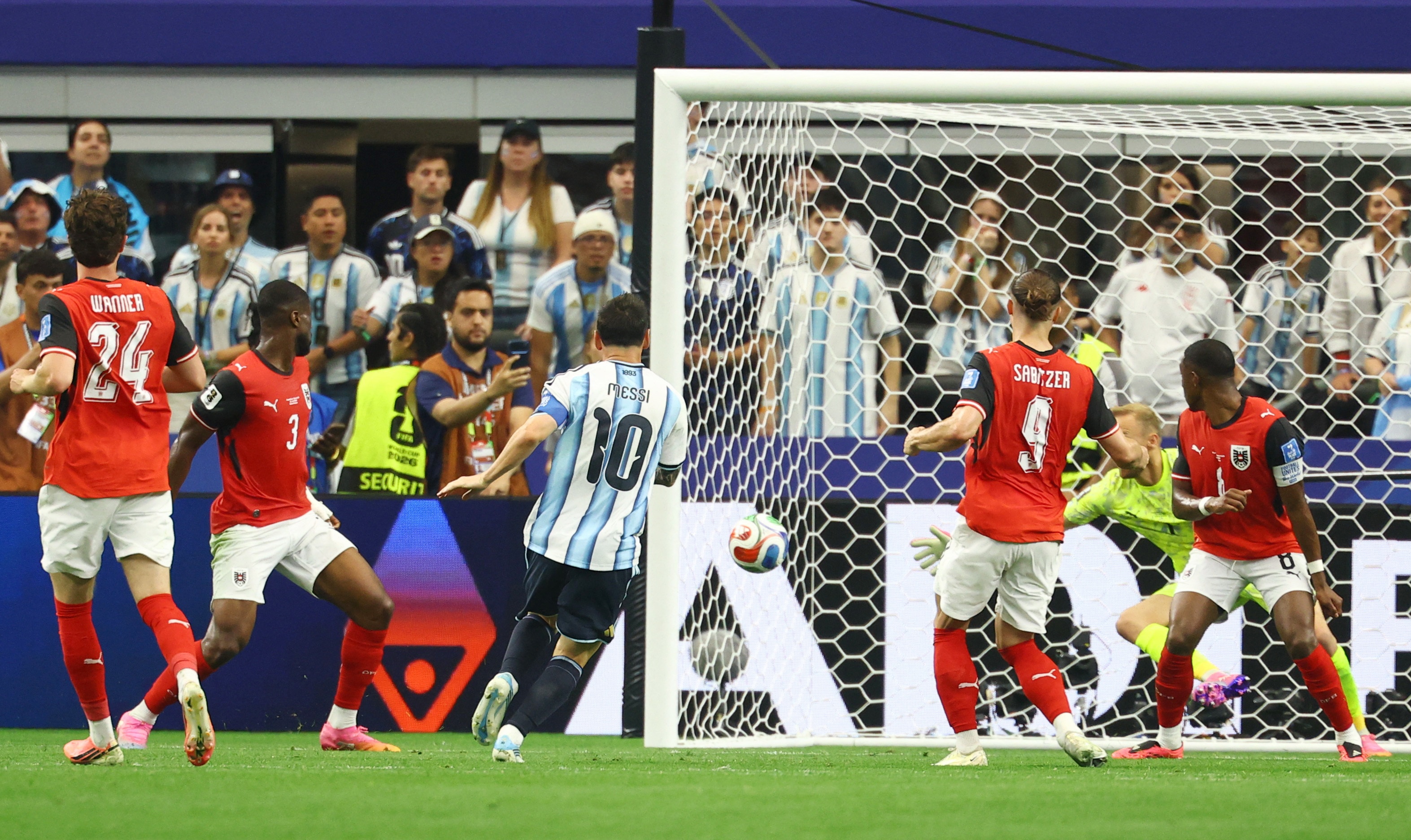 Ban thang lich su cua Messi hinh anh