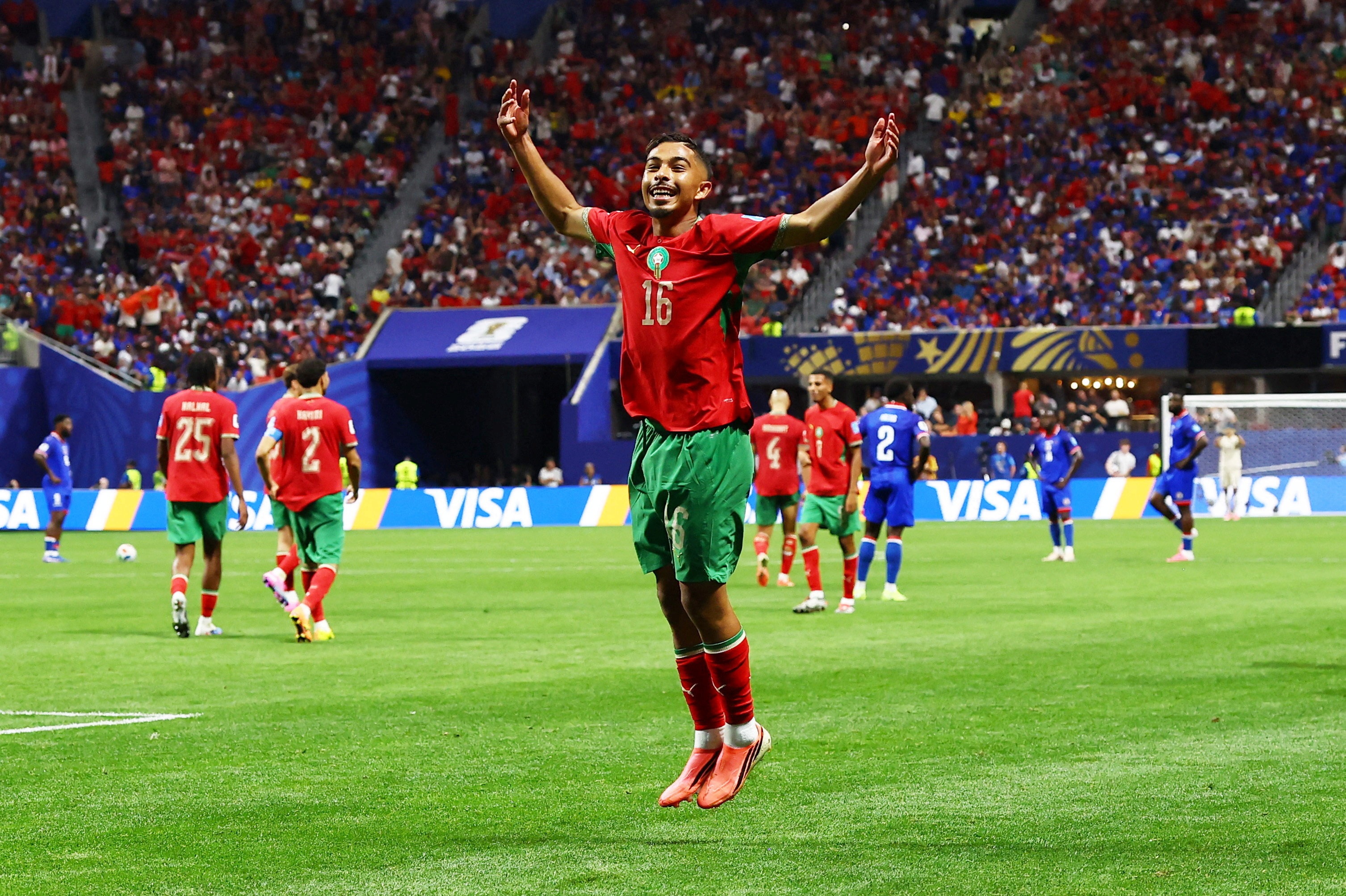 Morocco an dinh chien thang 4-2 kich tinh hinh anh