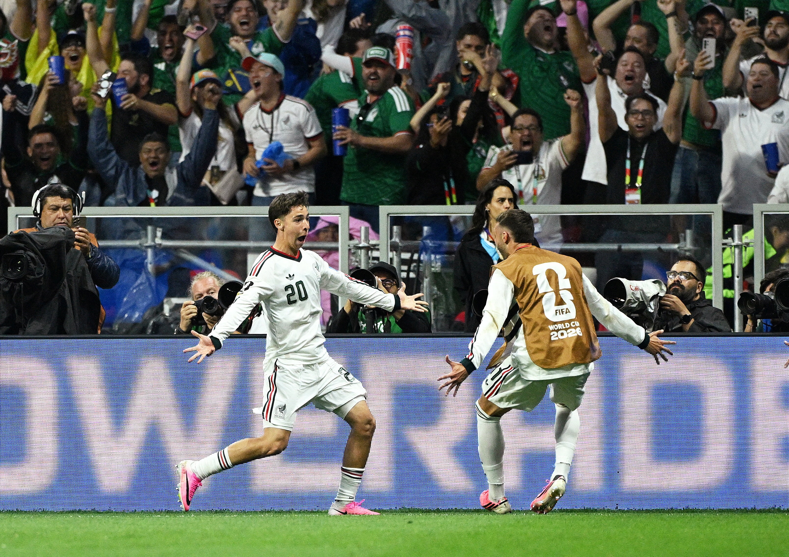 Mexico mo ty so 1-0 truoc CH Czech hinh anh