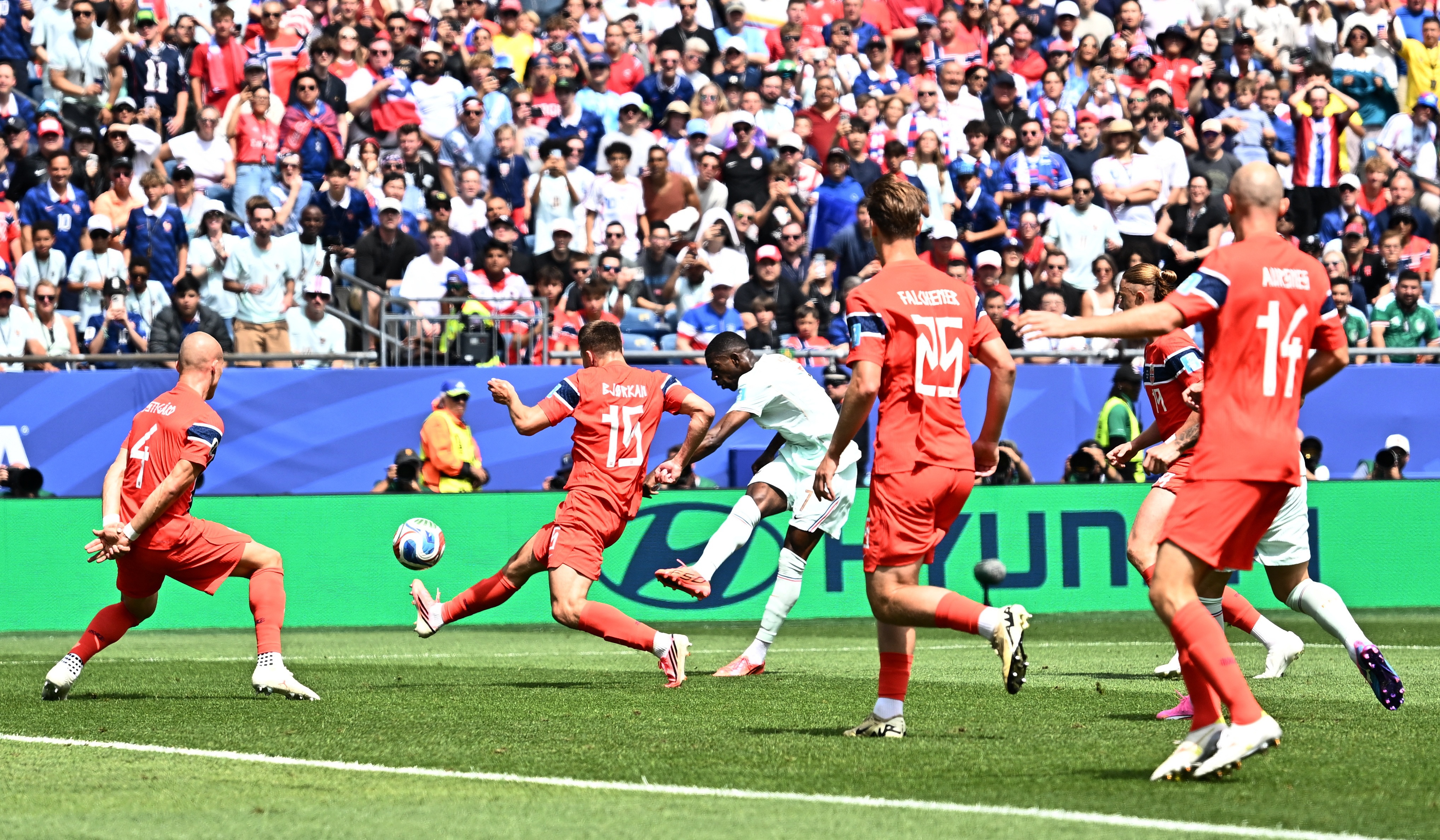 Dembele mo ty so 1-0 cho tuyen Phap hinh anh