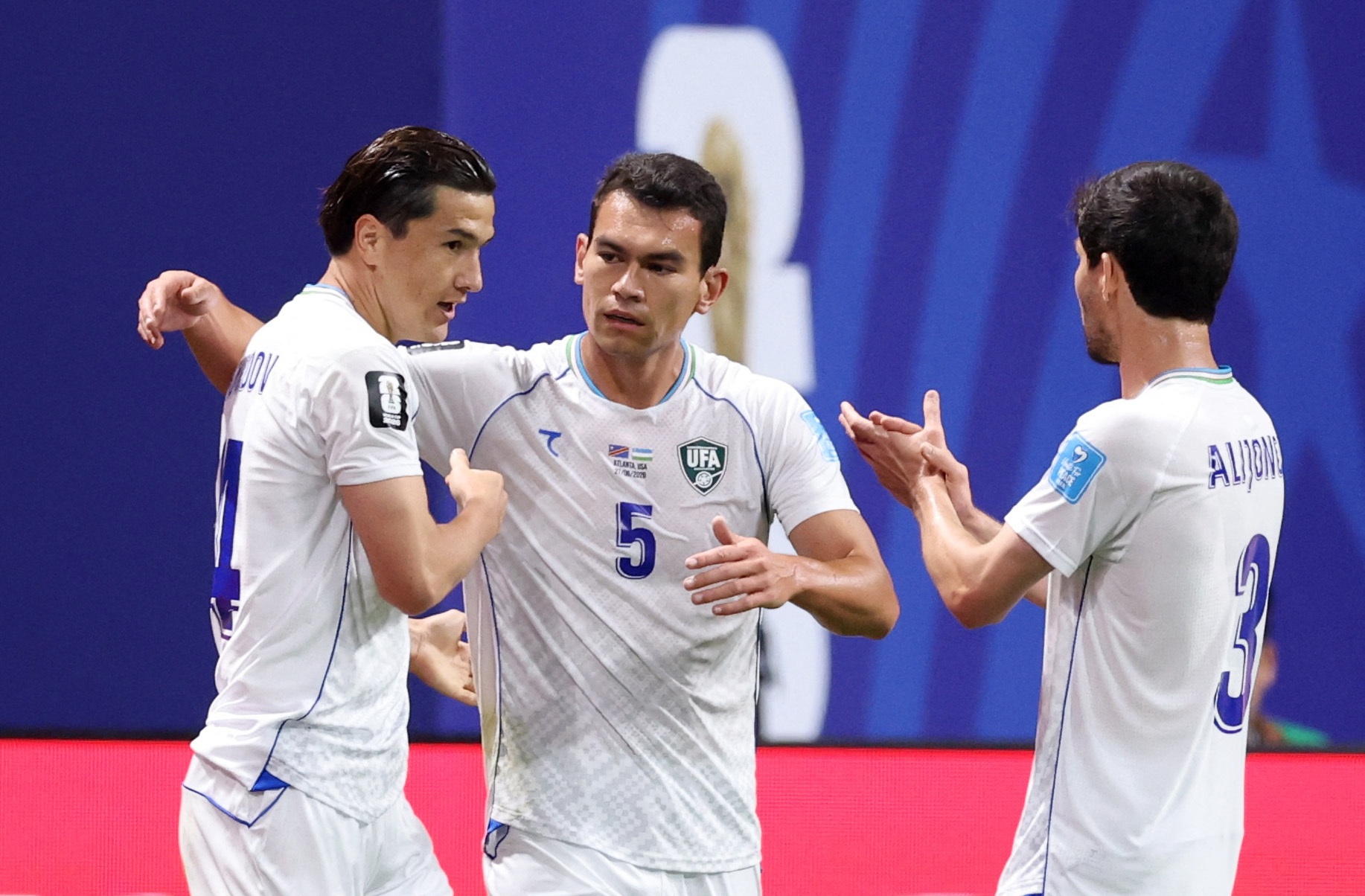 Uzbekistan vuon len dan 1-0 CHDC Congo hinh anh