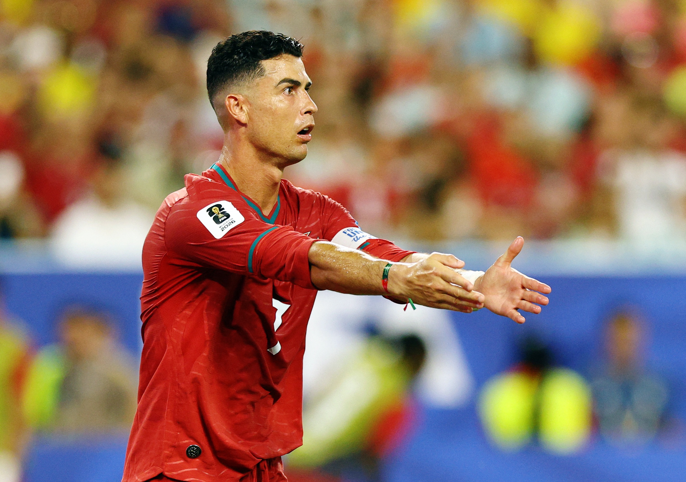 Ronaldo noi gi trong ngay tai ngo Rodrygo hinh anh
