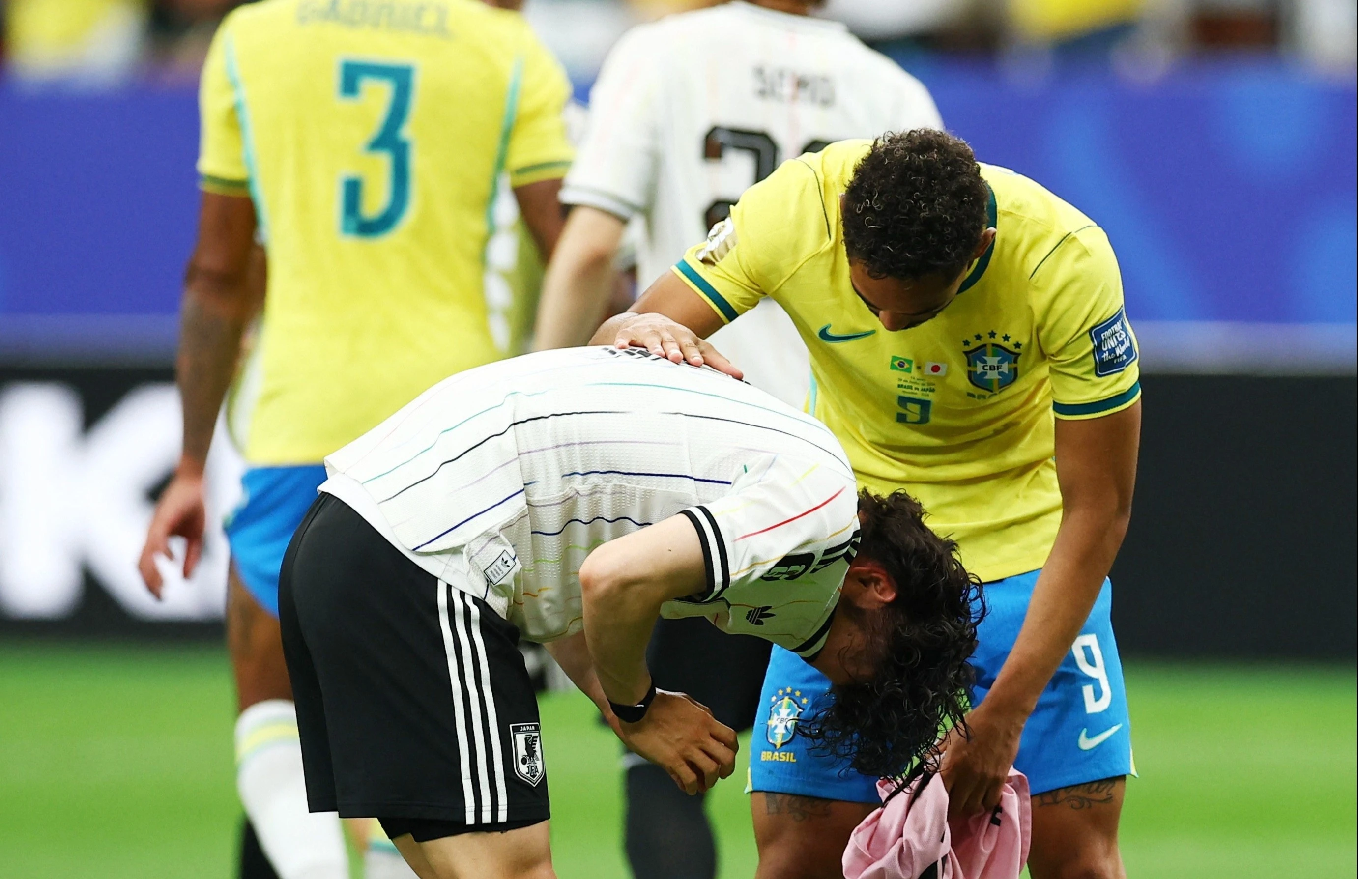 Hanh dong dep cua cac tuyen thu Brazil hinh anh