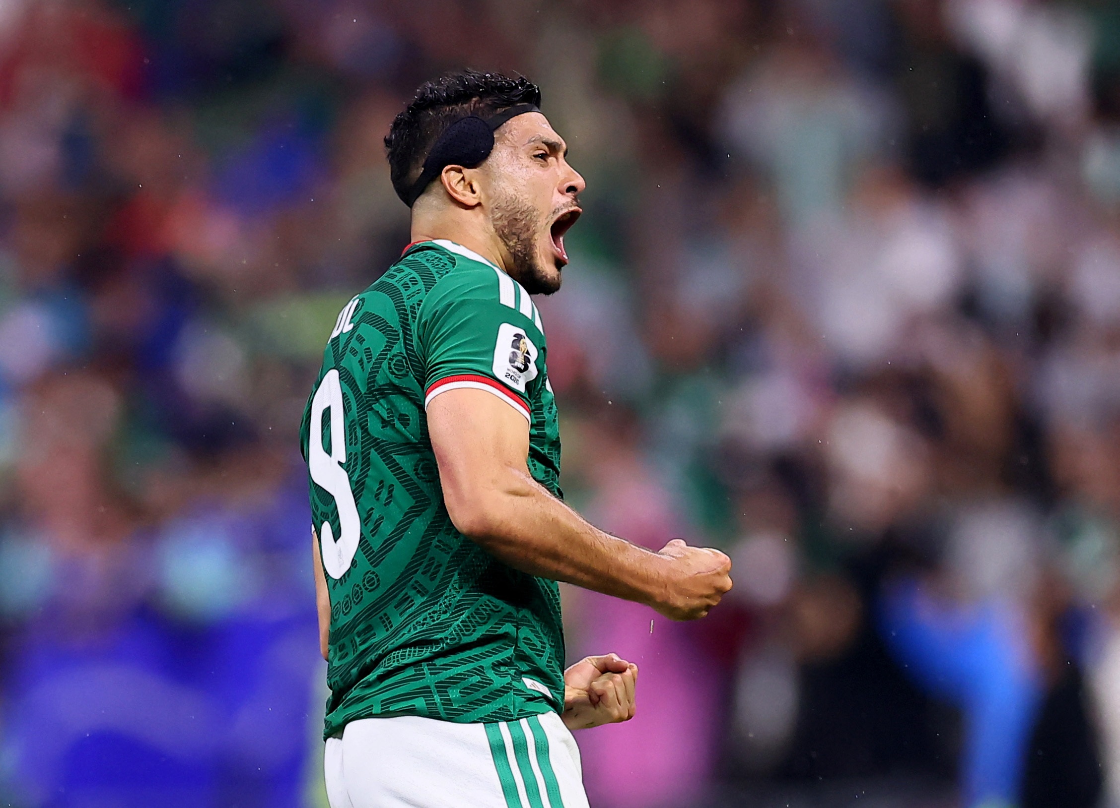Mexico nang ty so len 2-0 truoc Ecuador hinh anh