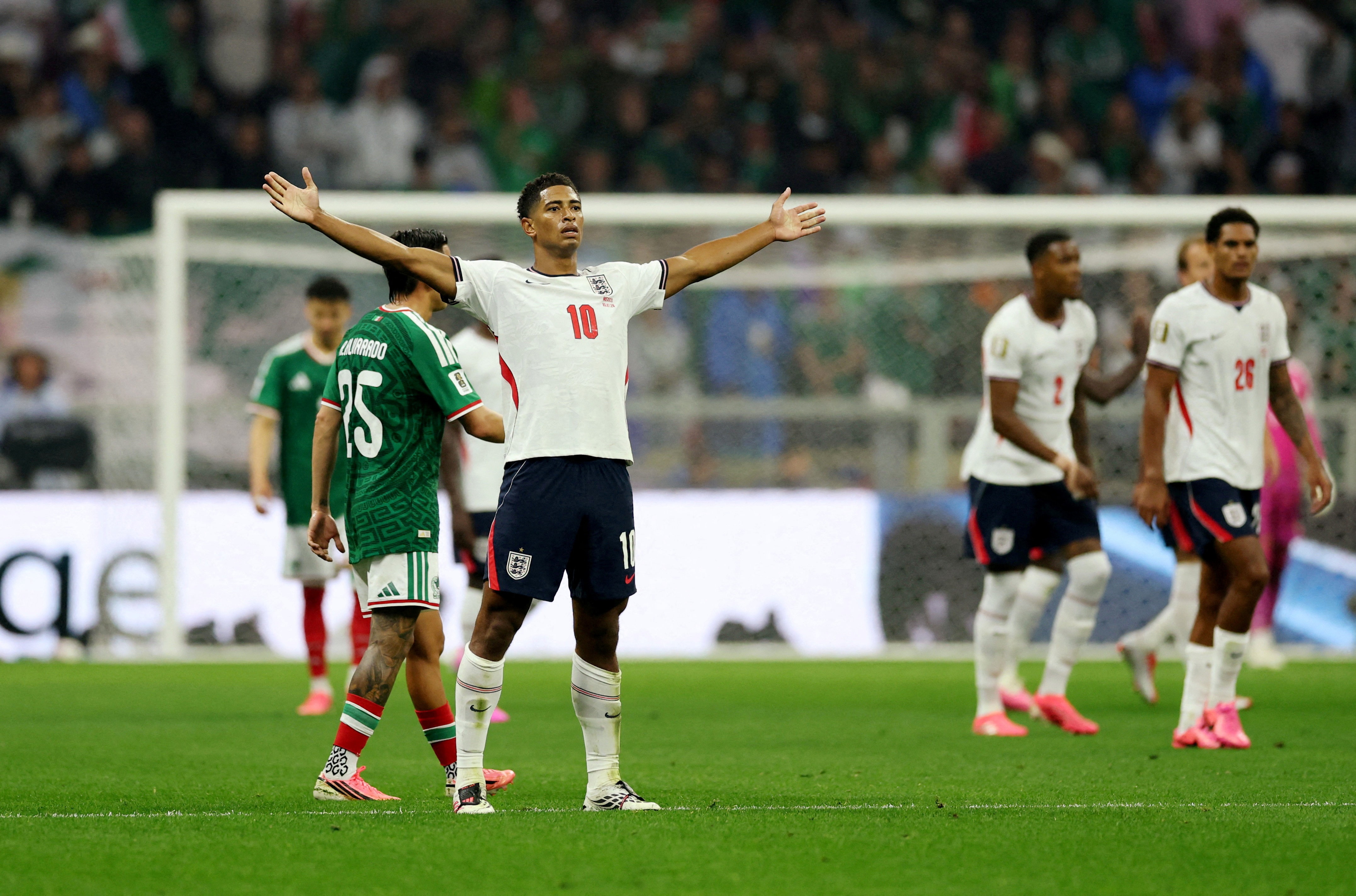 Anh nang ty so len thanh 2-0 truoc Mexico hinh anh