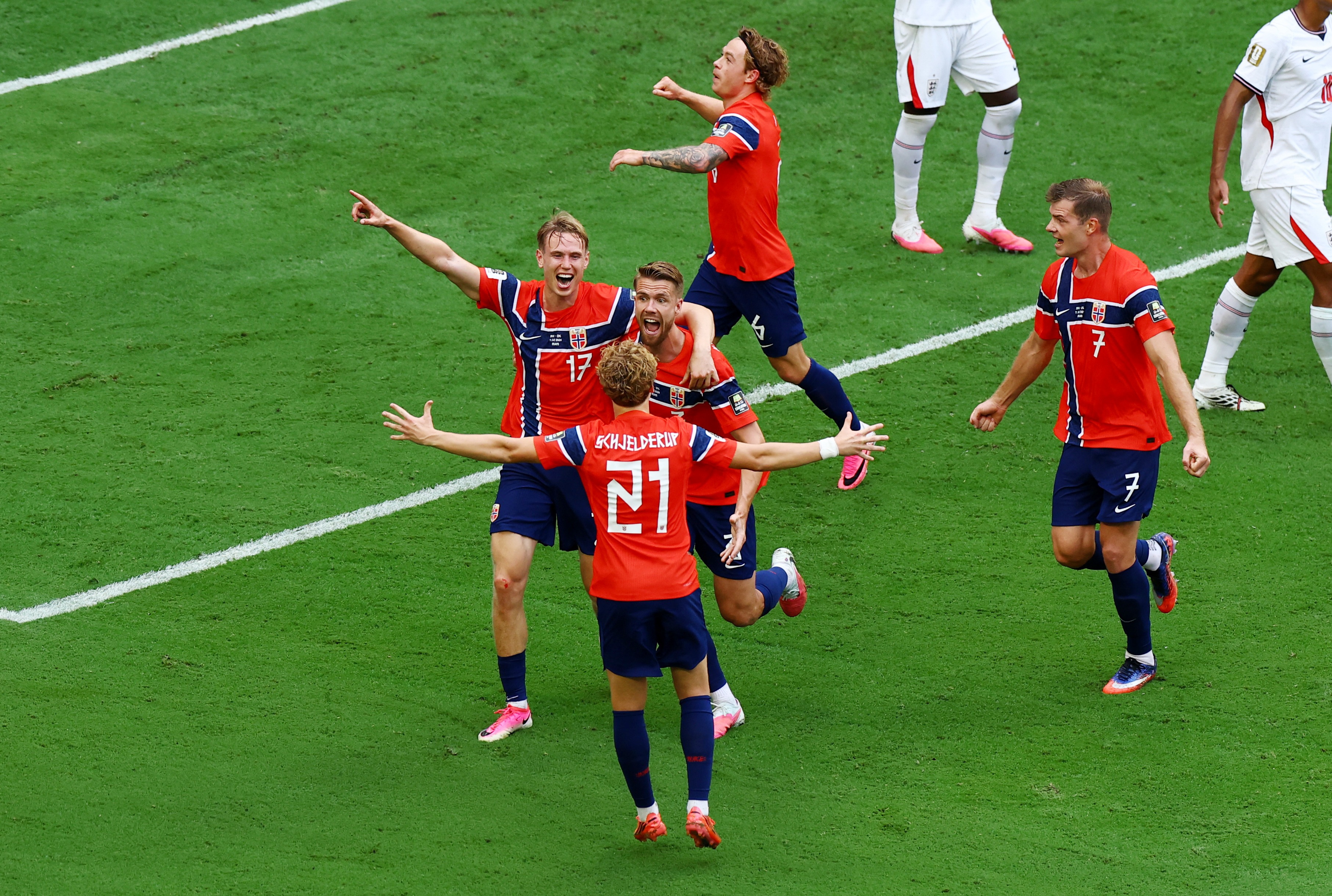 Na Uy mở tỷ số 1-0 trước Anh