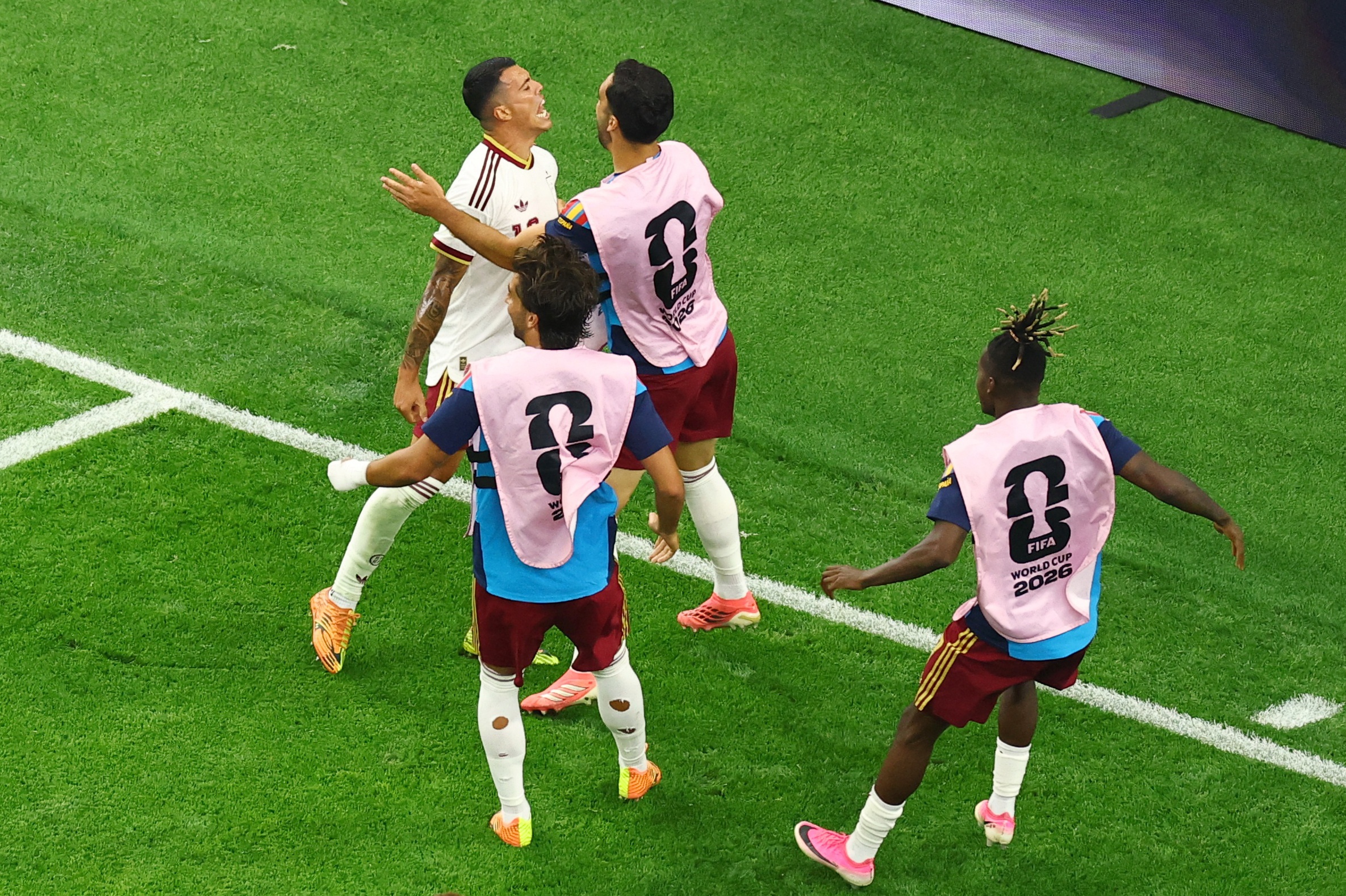 Tây Ban Nha ấn định tỷ số 2-0 trước Pháp