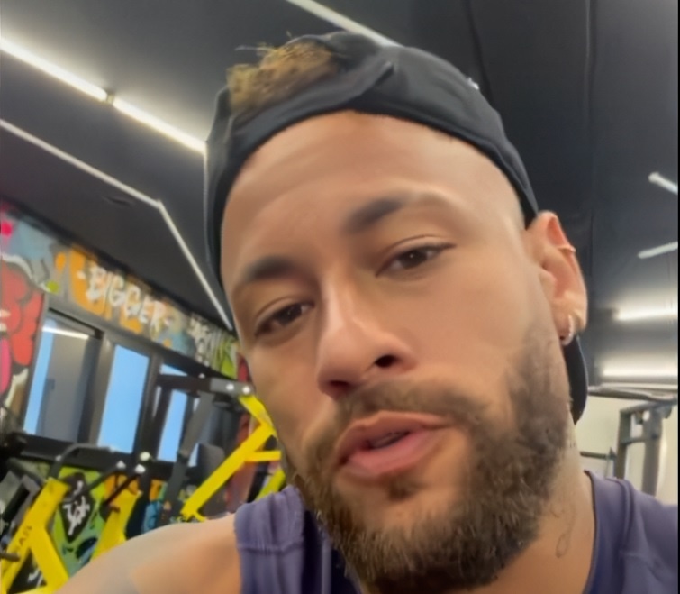 Neymar lại gây chú ý