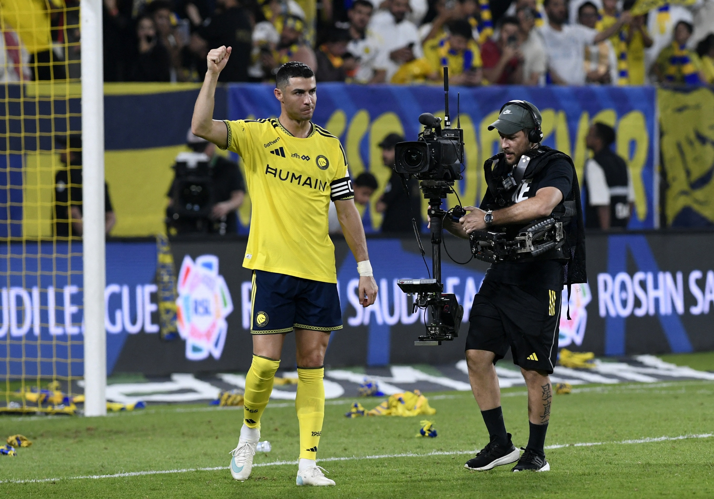 Ronaldo tỏa sáng rực rỡ