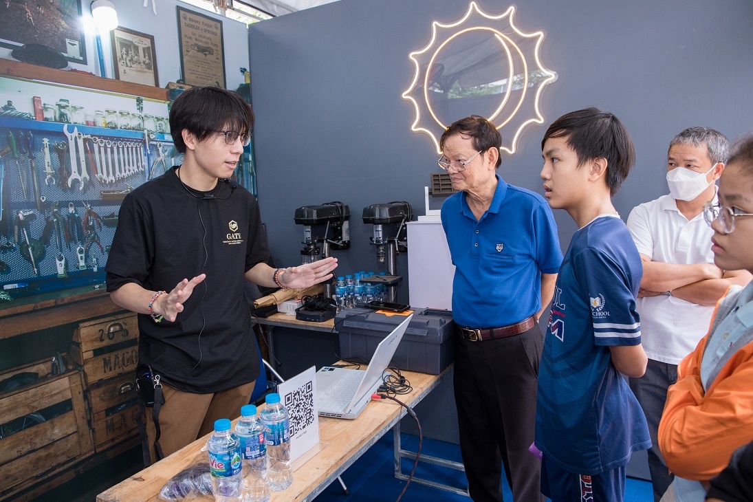 STEM,  STEM X-Station anh 3