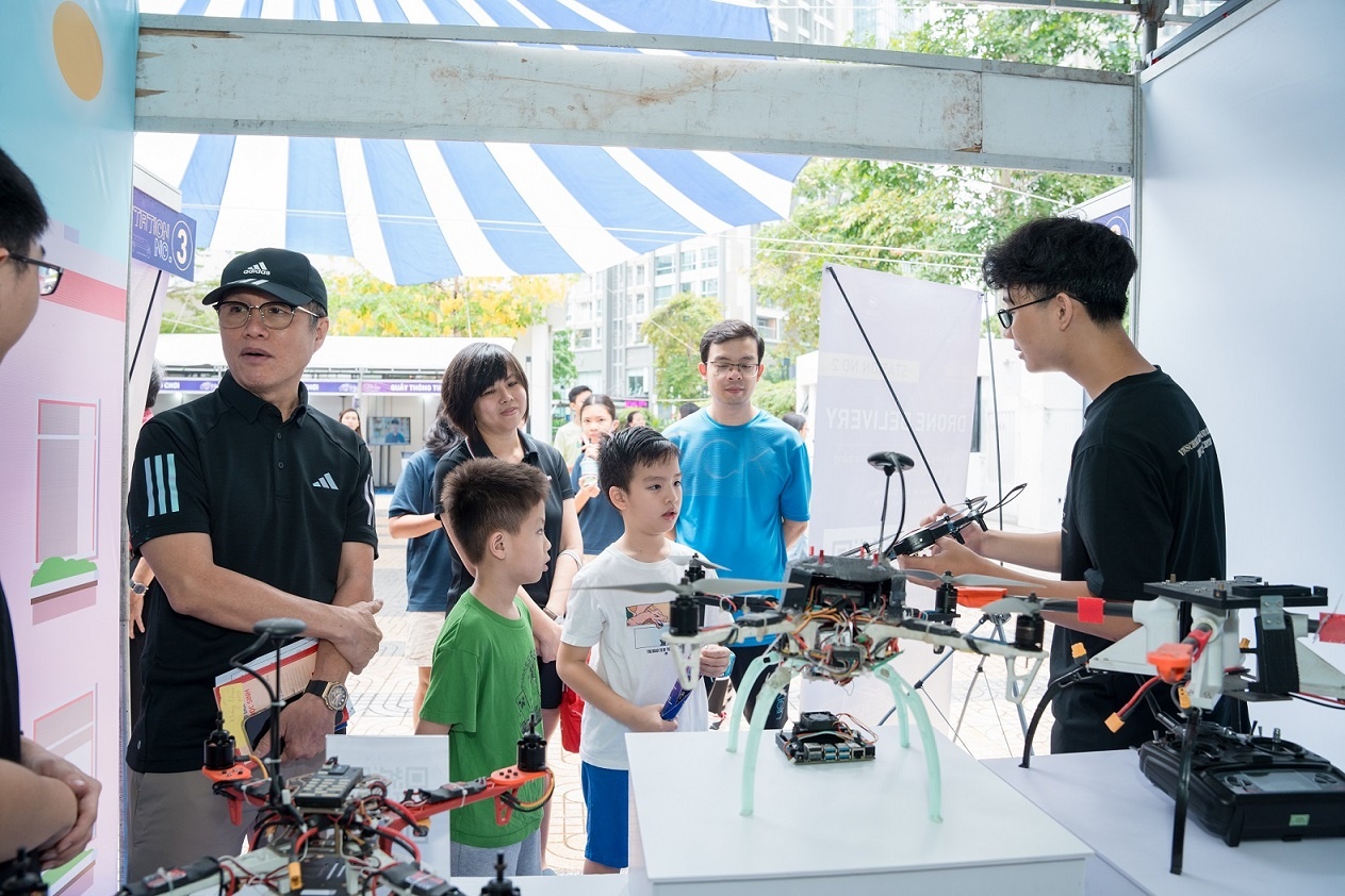 STEM,  STEM X-Station anh 1