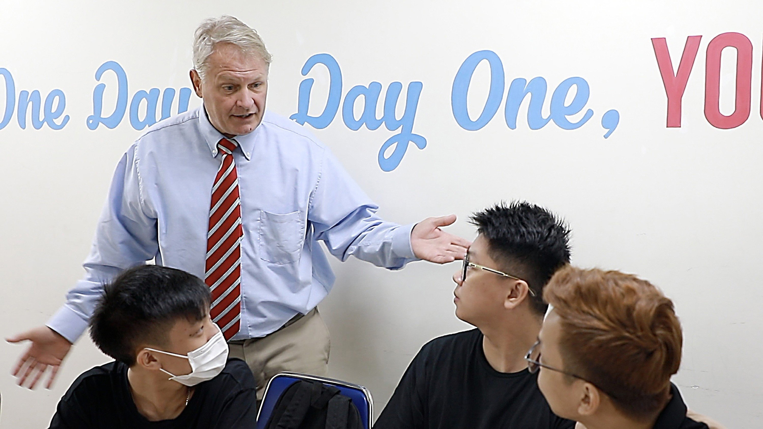 Vi sao tieng Anh quan trong voi sinh vien dai hoc? hinh anh