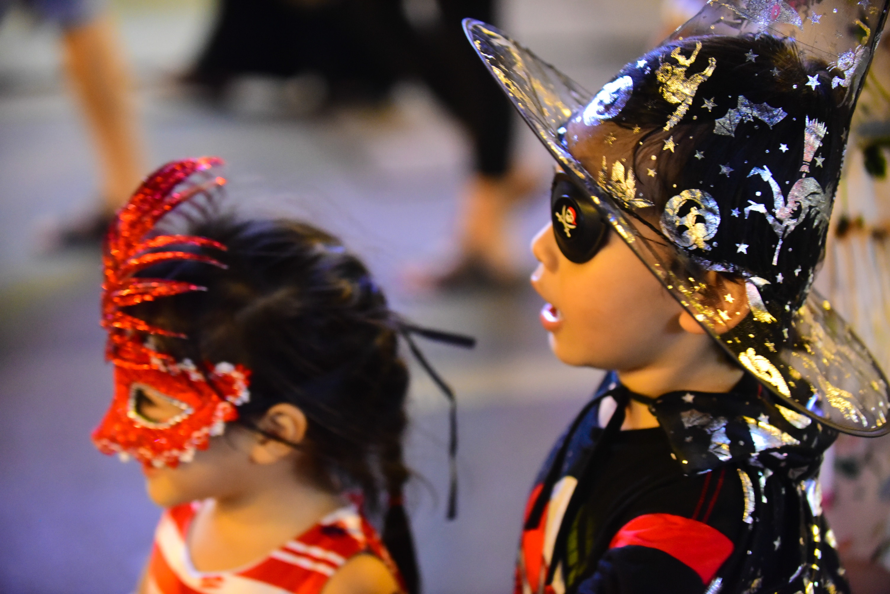 Nguoi Sai Gon hoa trang xuong pho Bui Vien anh 3