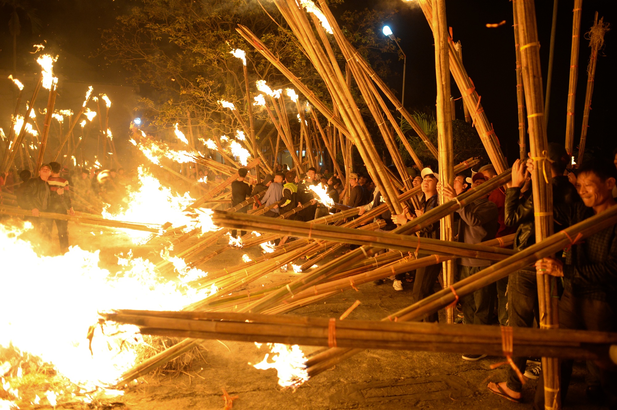 Lay lua giao thua o La Xuyen anh 5