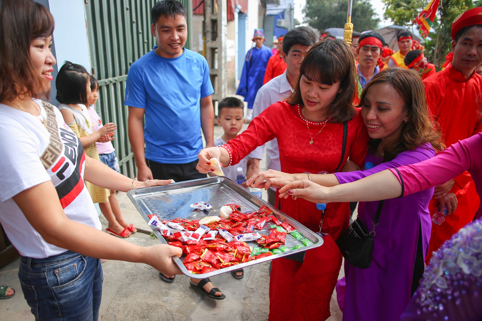 Chen lon lang Nem Thuong Bac Ninh anh 8