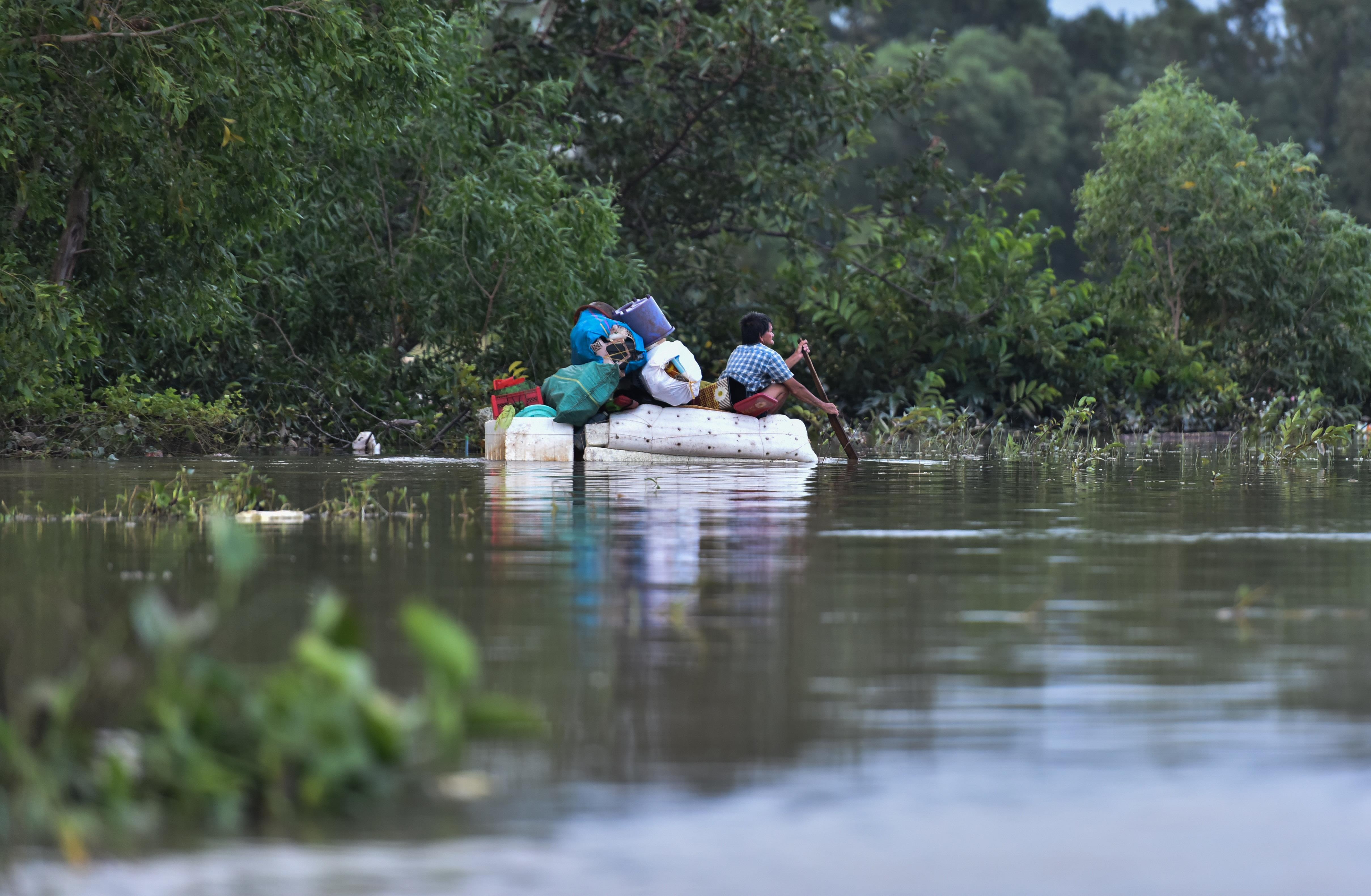 Phu Quoc mua lu lich su anh 15
