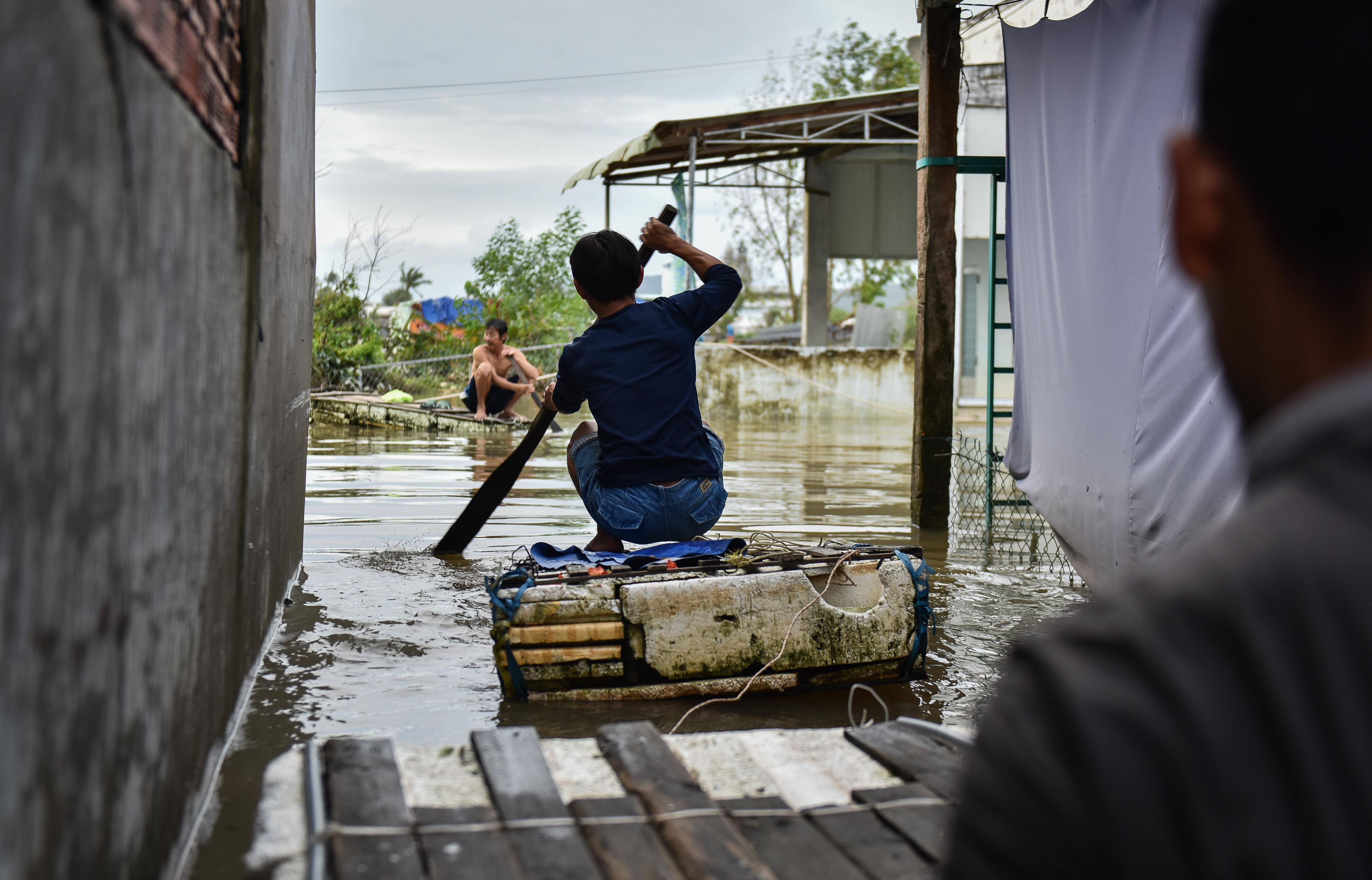 Phu Quoc mua lu lich su anh 8