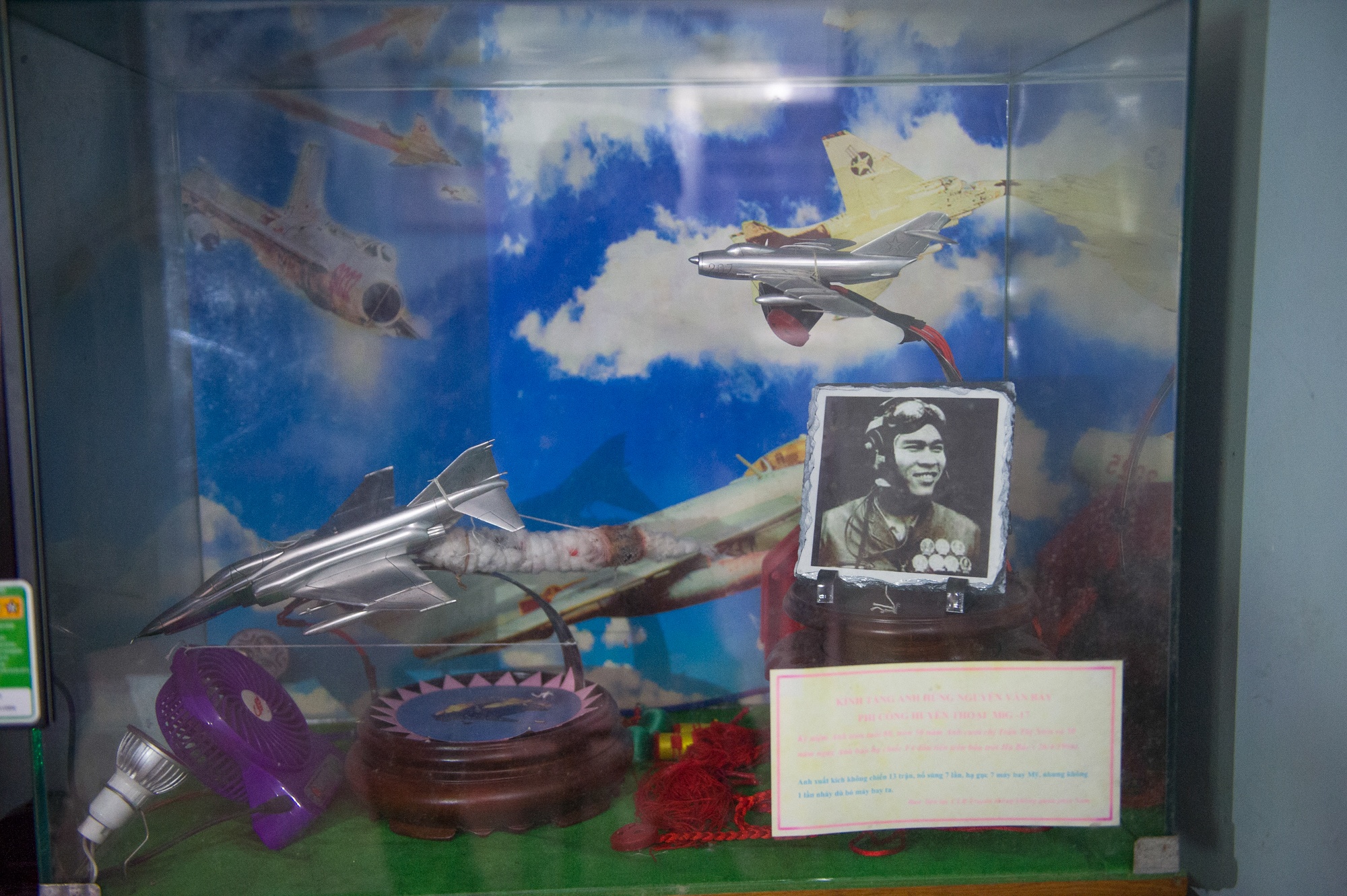 anh hung phi cong Nguyen Van Bay anh 14