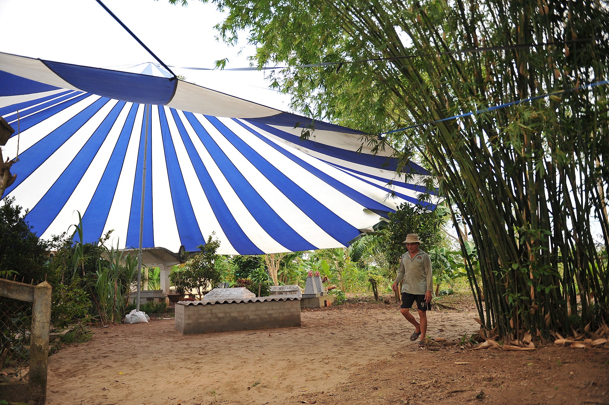 Anh hung ban may bay Nguyen Van Bay anh 7