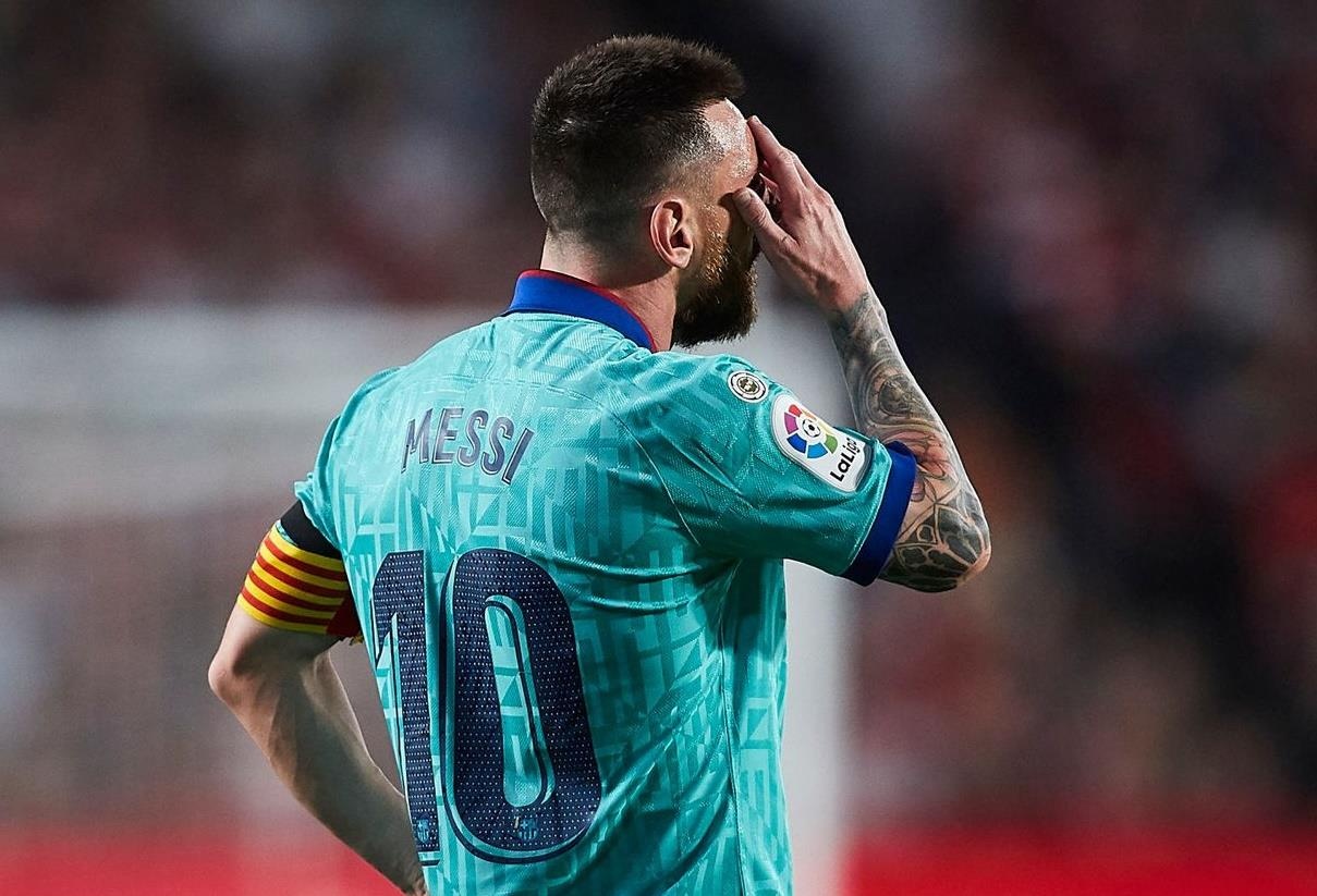 Messi gian du voi dong doi sau tran thua Granada hinh anh