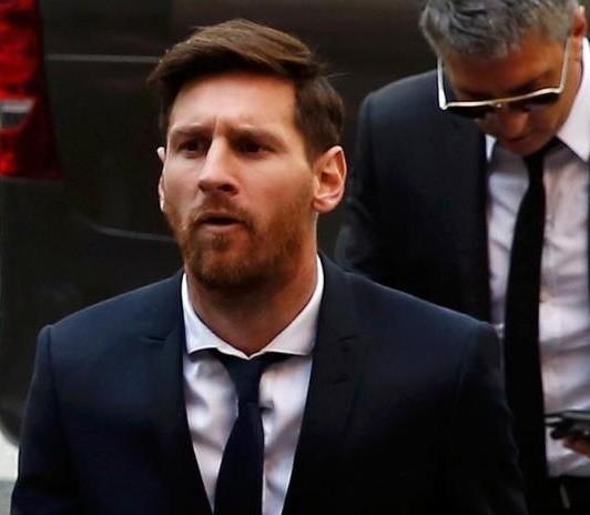 Messi thoat an kien vu gian lan tien quy tu thien hinh anh