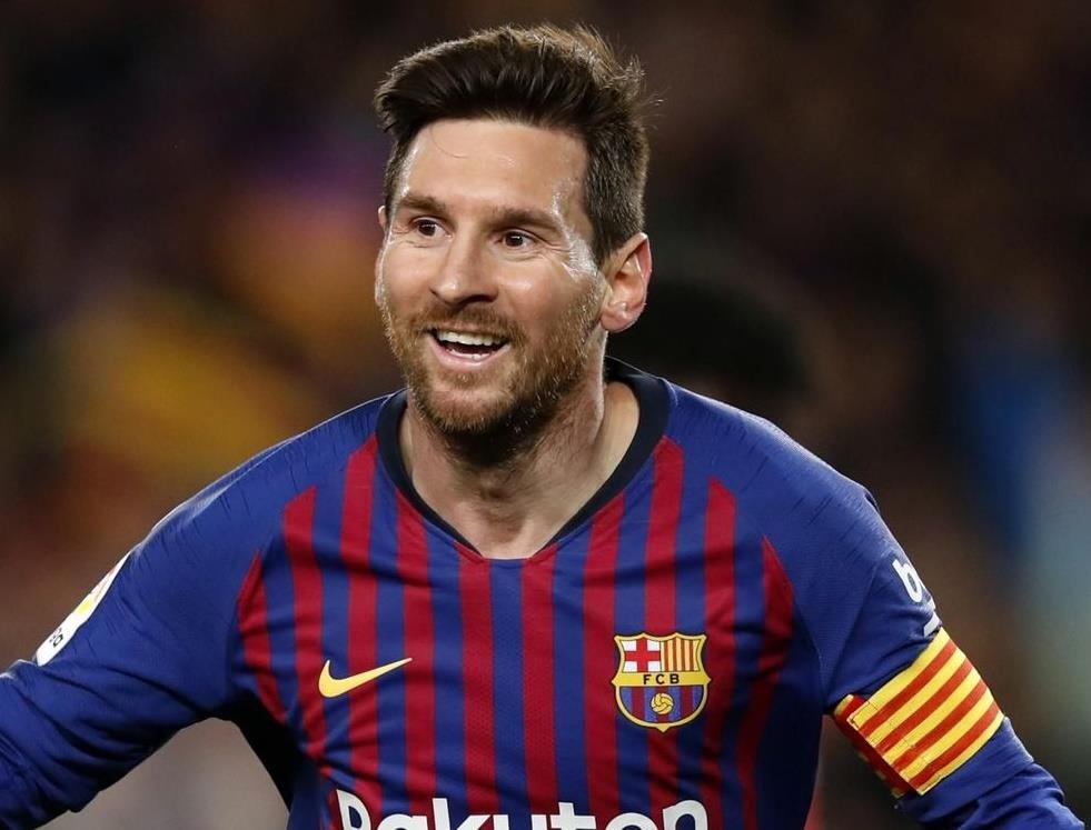 Messi tien sat ky luc ghi ban cua Pele hinh anh