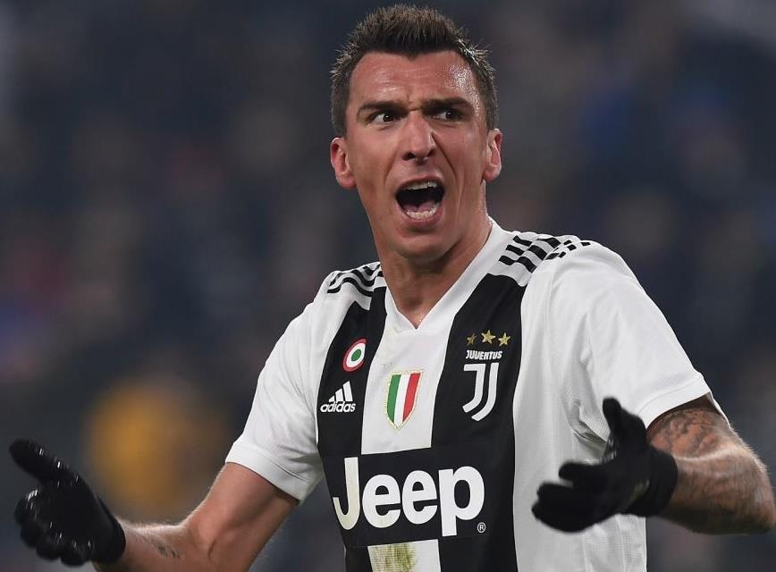 Gary Neville tin MU se khong voi vang mua tien dao hinh anh