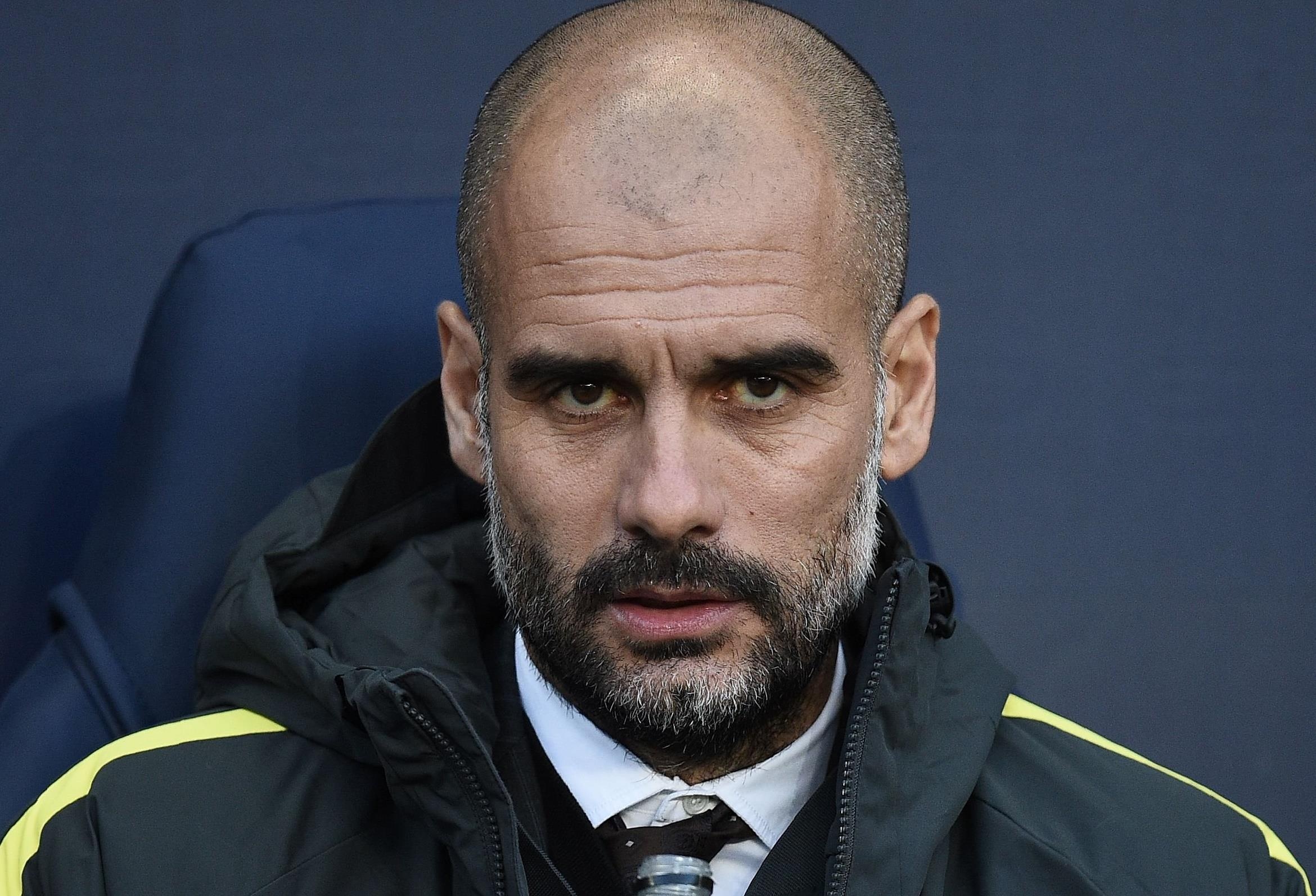 Pep Guardiola hoang mang ve tinh hinh Man City hinh anh