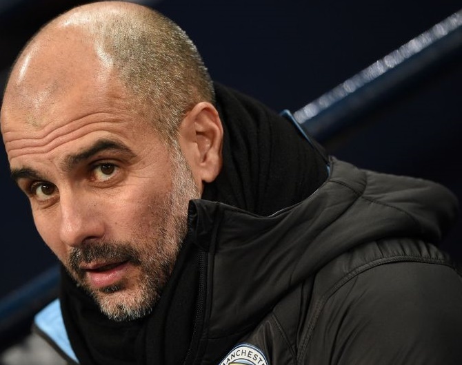 PSG dua ra de nghi khung cho Pep Guardiola hinh anh