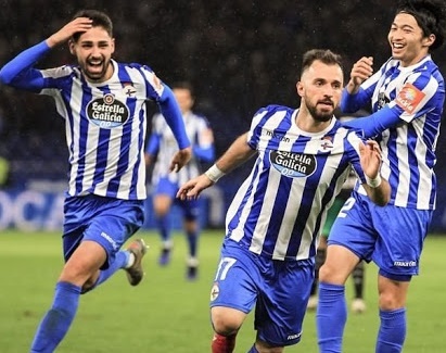 CLB Tay Ban Nha thoat vi tri cuoi bang sau khi thay ao dau giua mua hinh anh